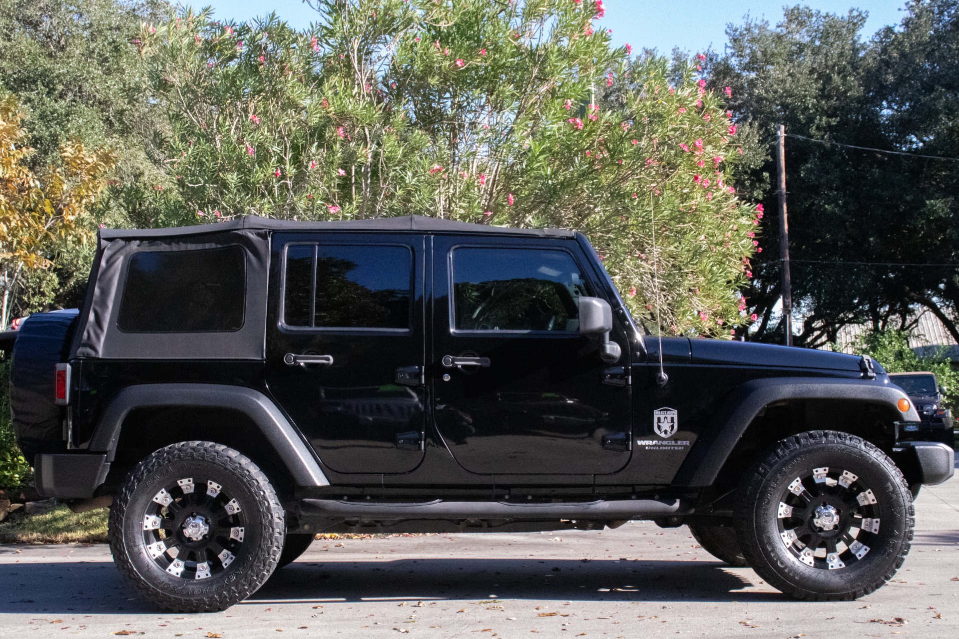 Used-2009-Jeep-Wrangler-Unlimited-X