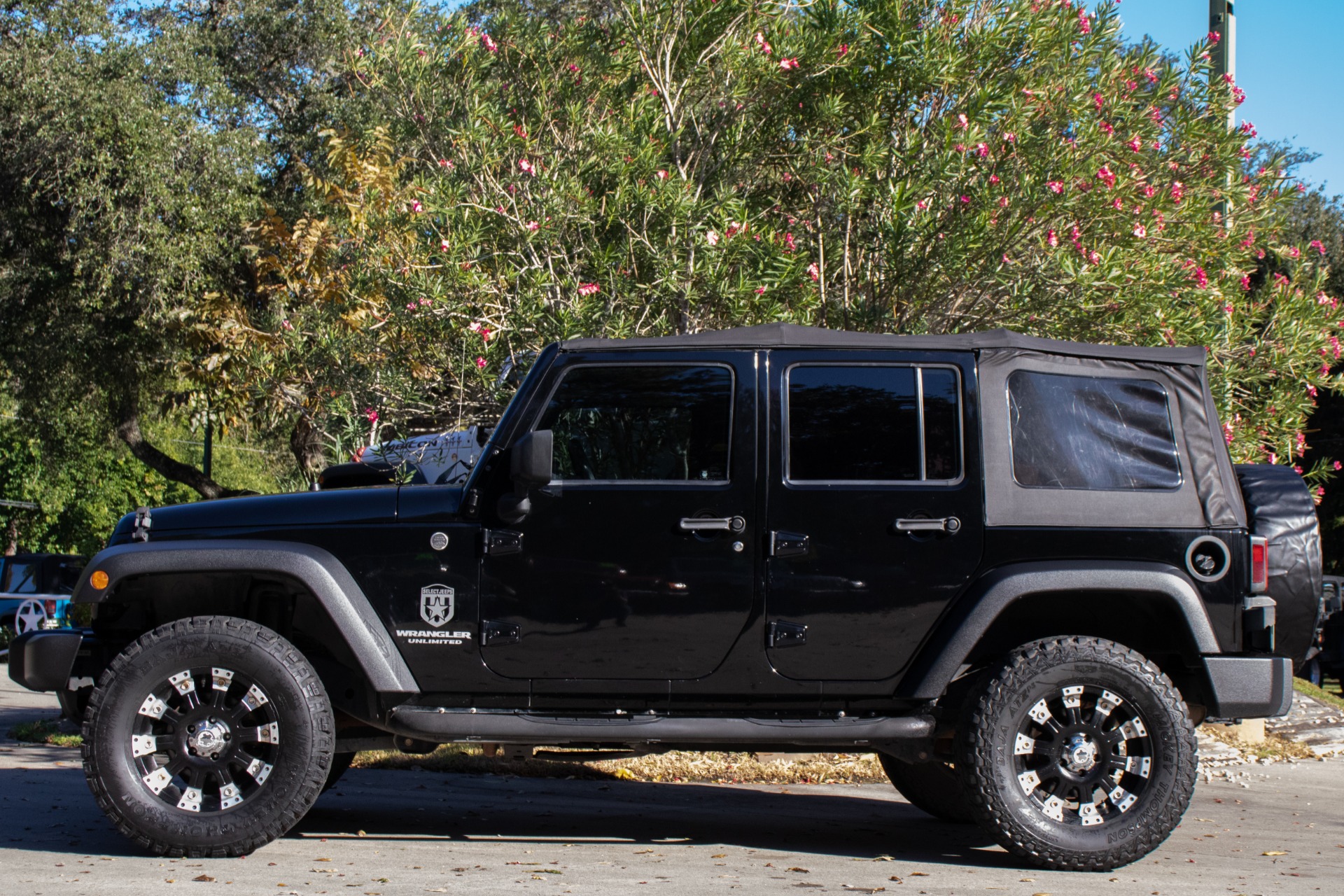 Used-2009-Jeep-Wrangler-Unlimited-X