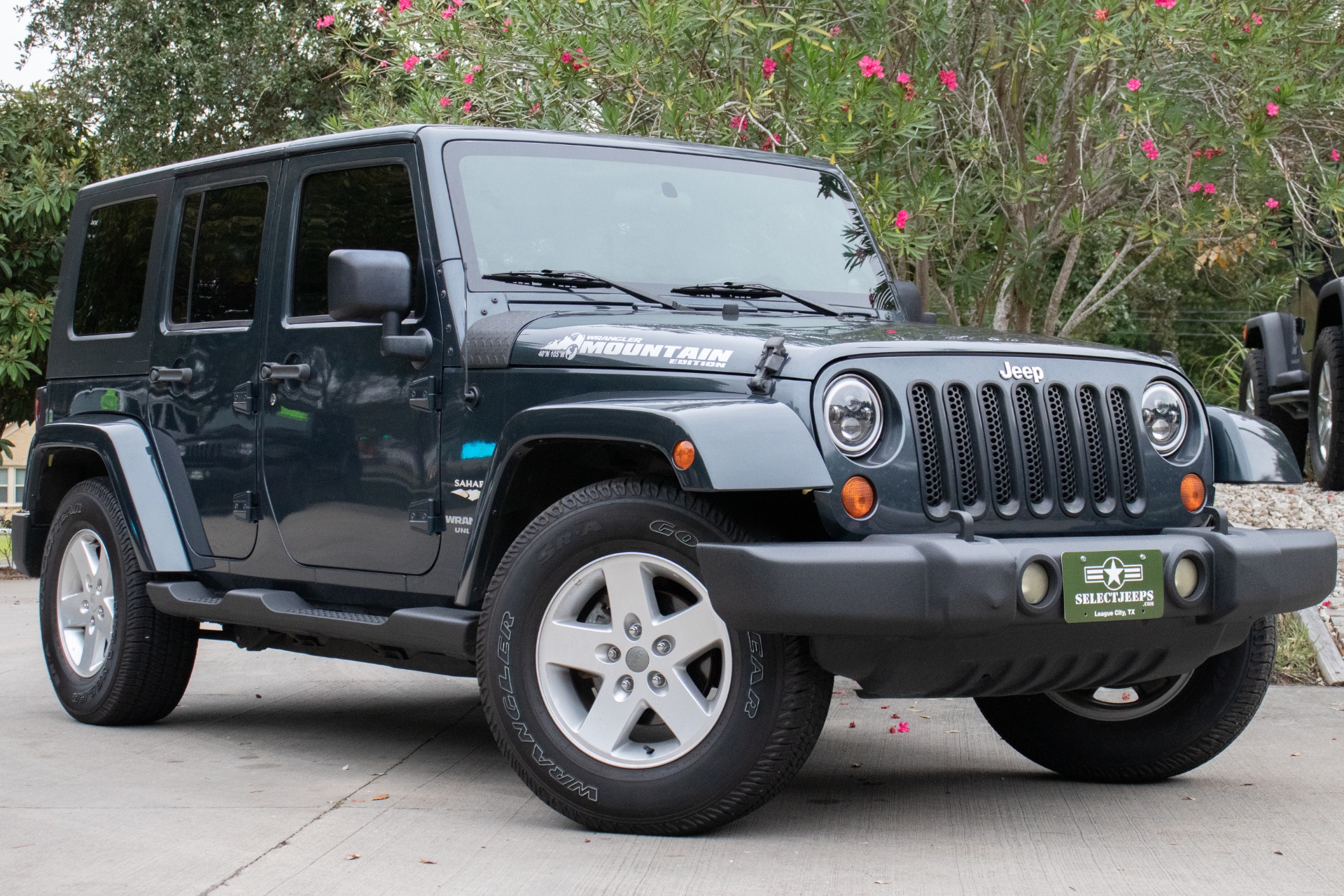 Used-2007-Jeep-Wrangler-Unlimited-Sahara