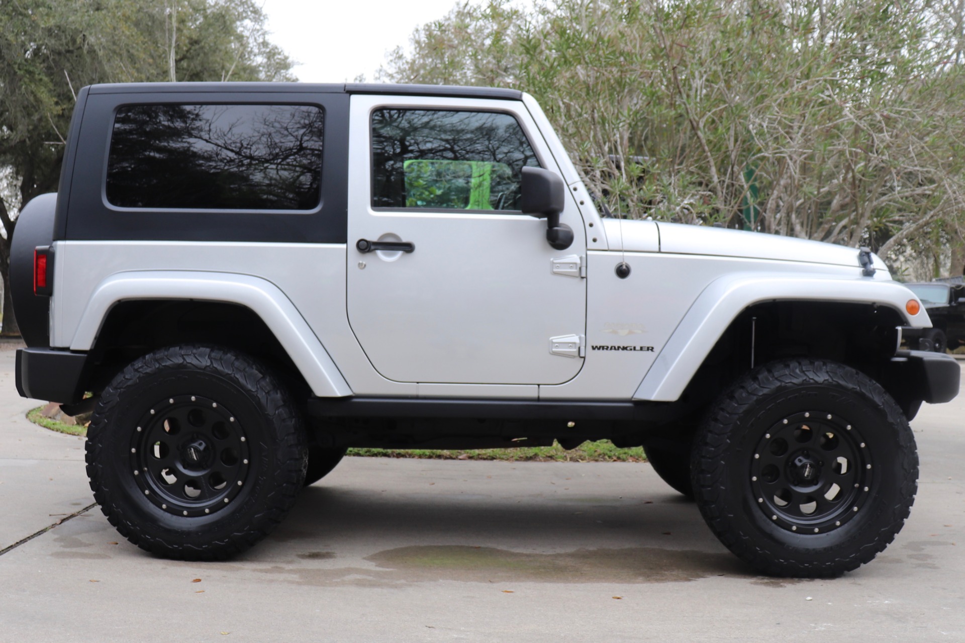 Used-2010-Jeep-Wrangler-Sahara