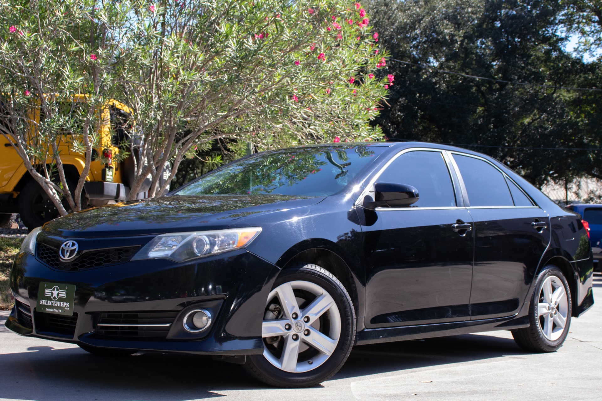 Used-2014-Toyota-Camry-SE