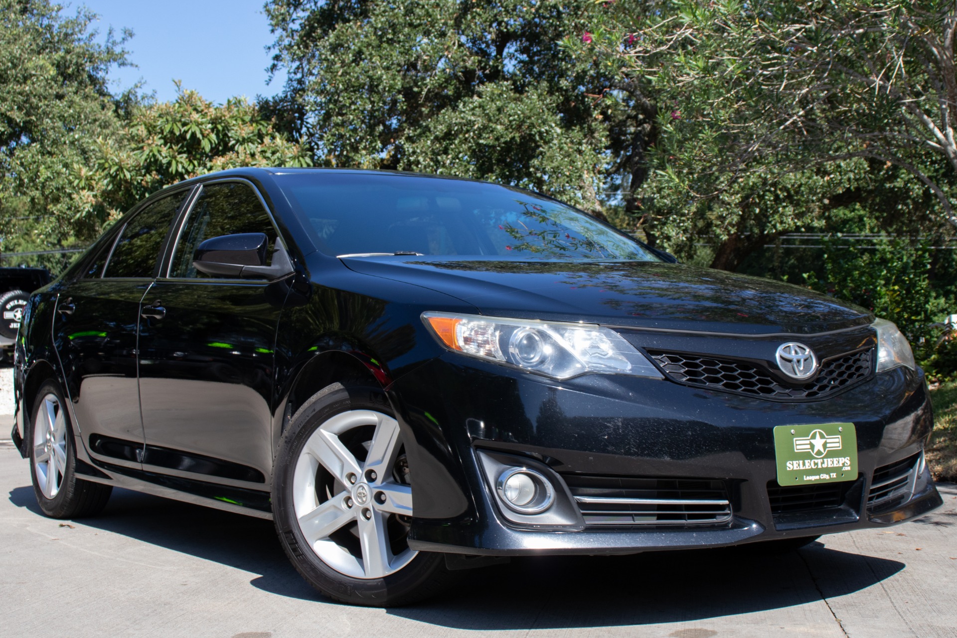 Used-2014-Toyota-Camry-SE