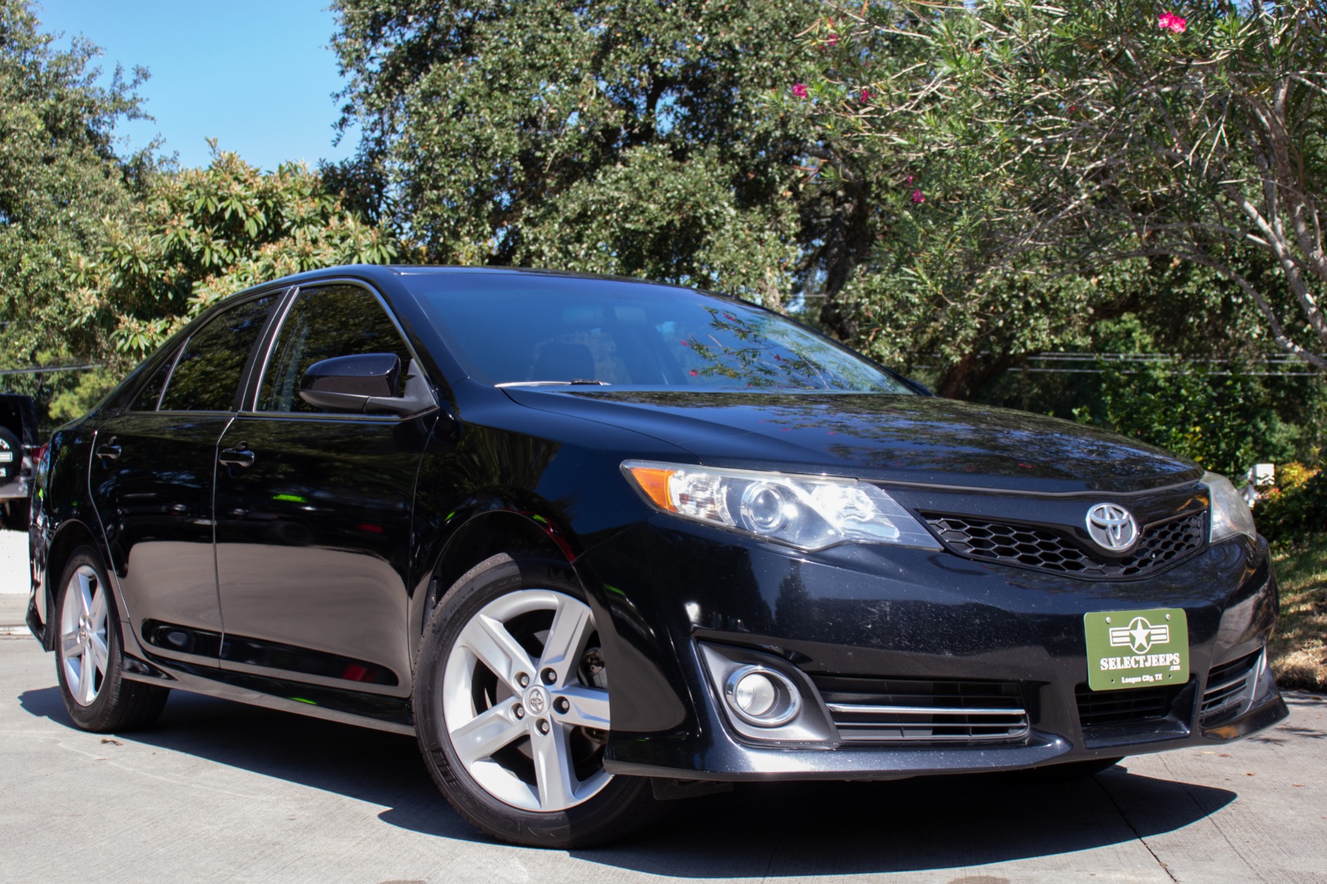 Used-2014-Toyota-Camry-SE