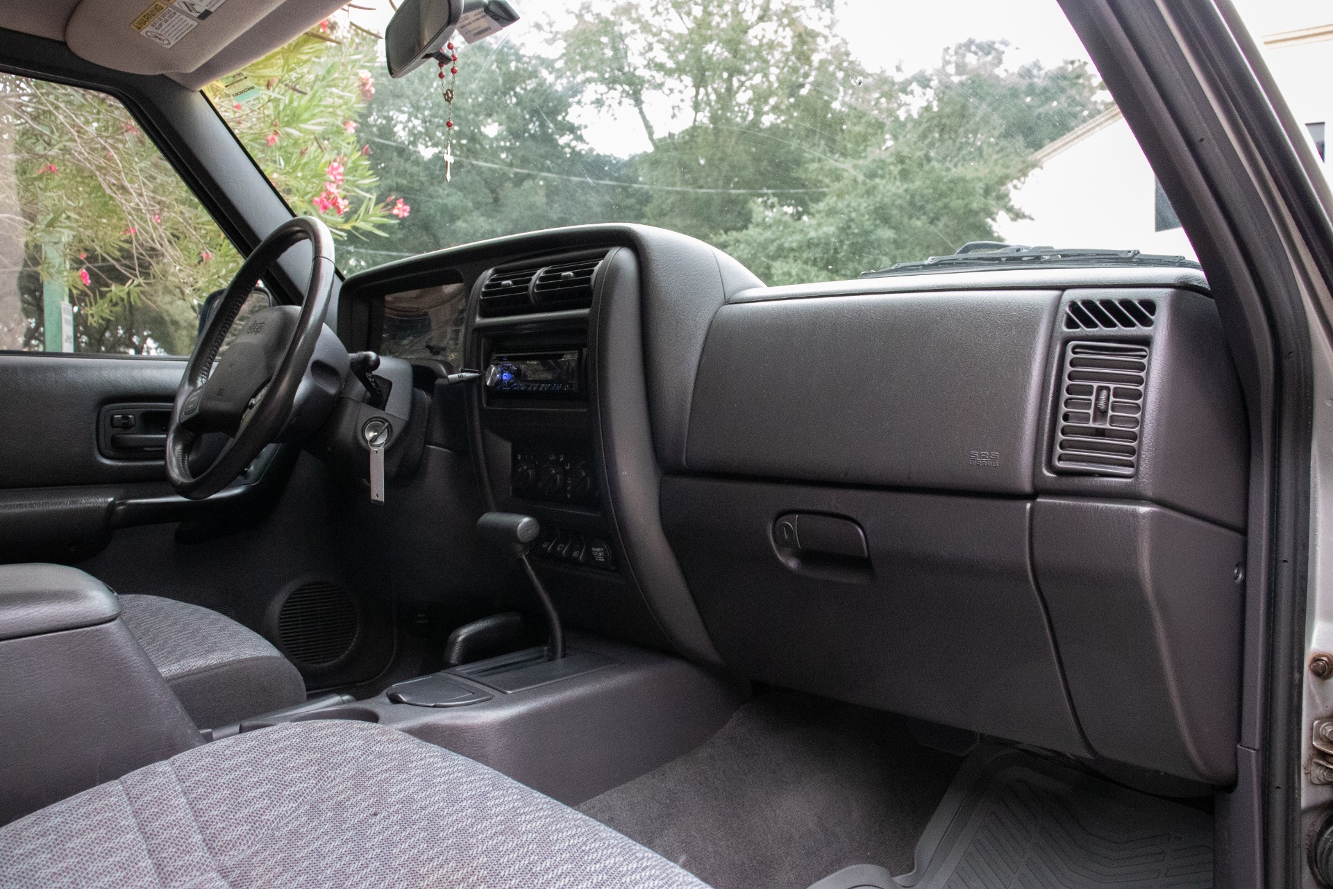 Used-2001-Jeep-Cherokee-Sport