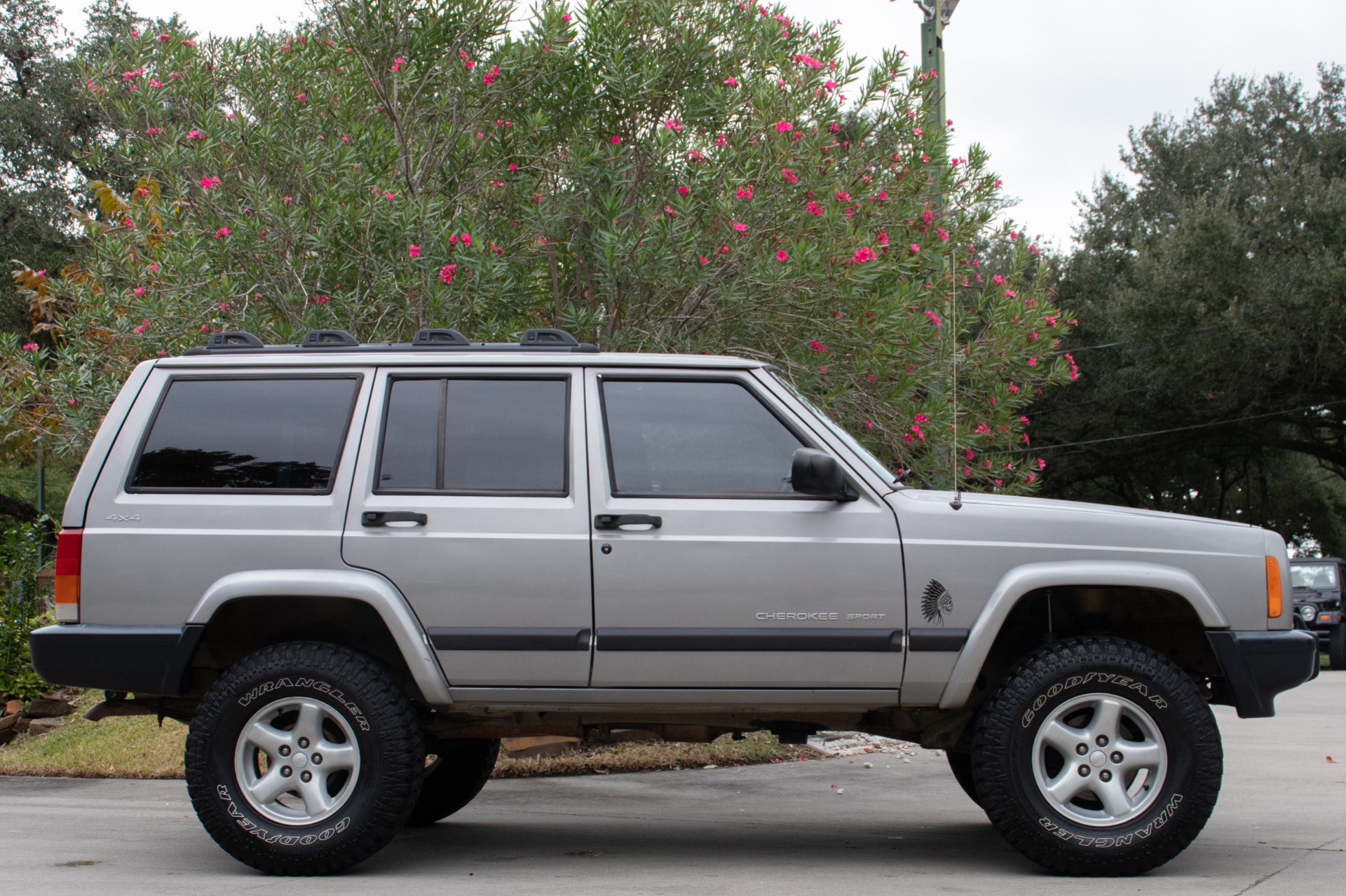 Used-2001-Jeep-Cherokee-Sport