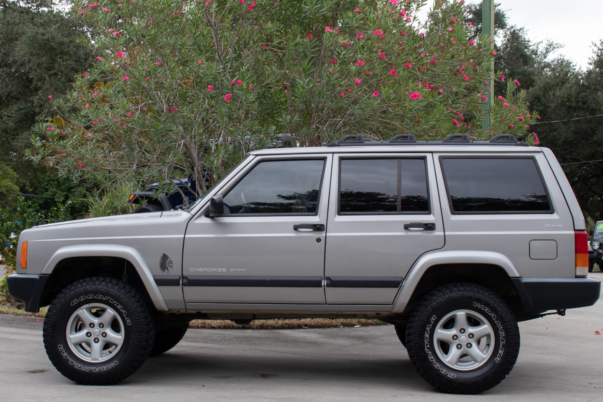 Used-2001-Jeep-Cherokee-Sport