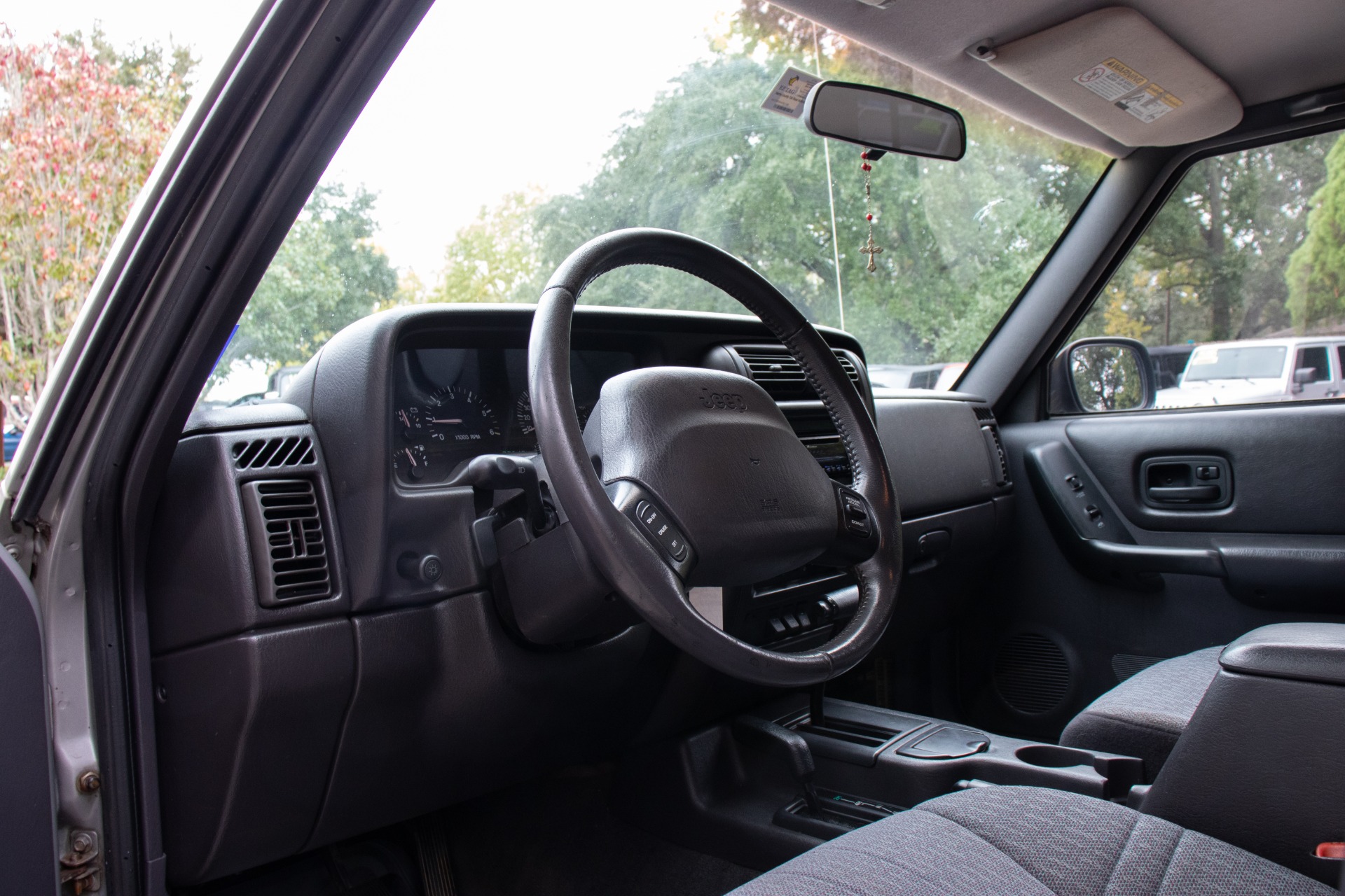 Used-2001-Jeep-Cherokee-Sport