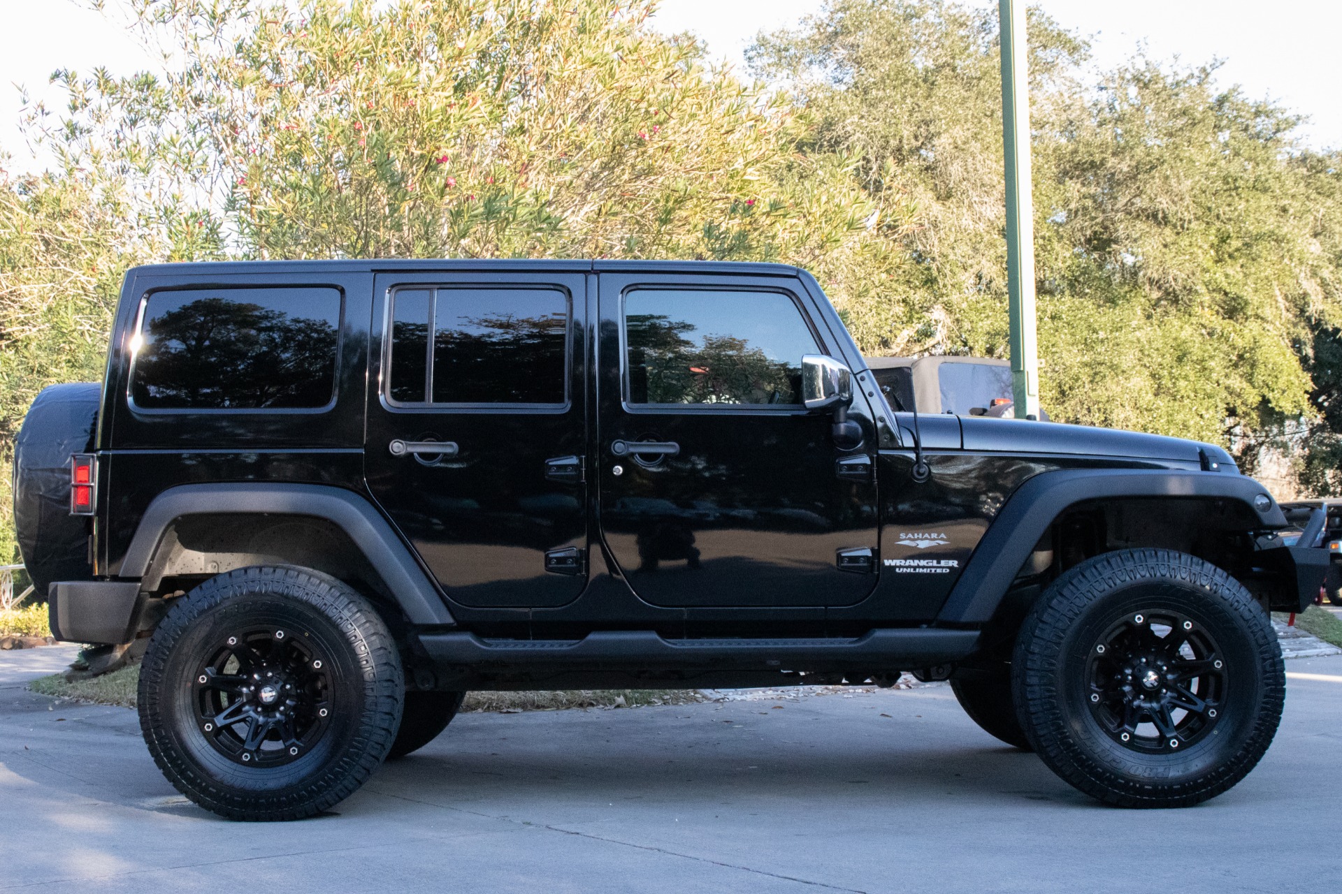 Used-2011-Jeep-Wrangler-Unlimited-Sahara