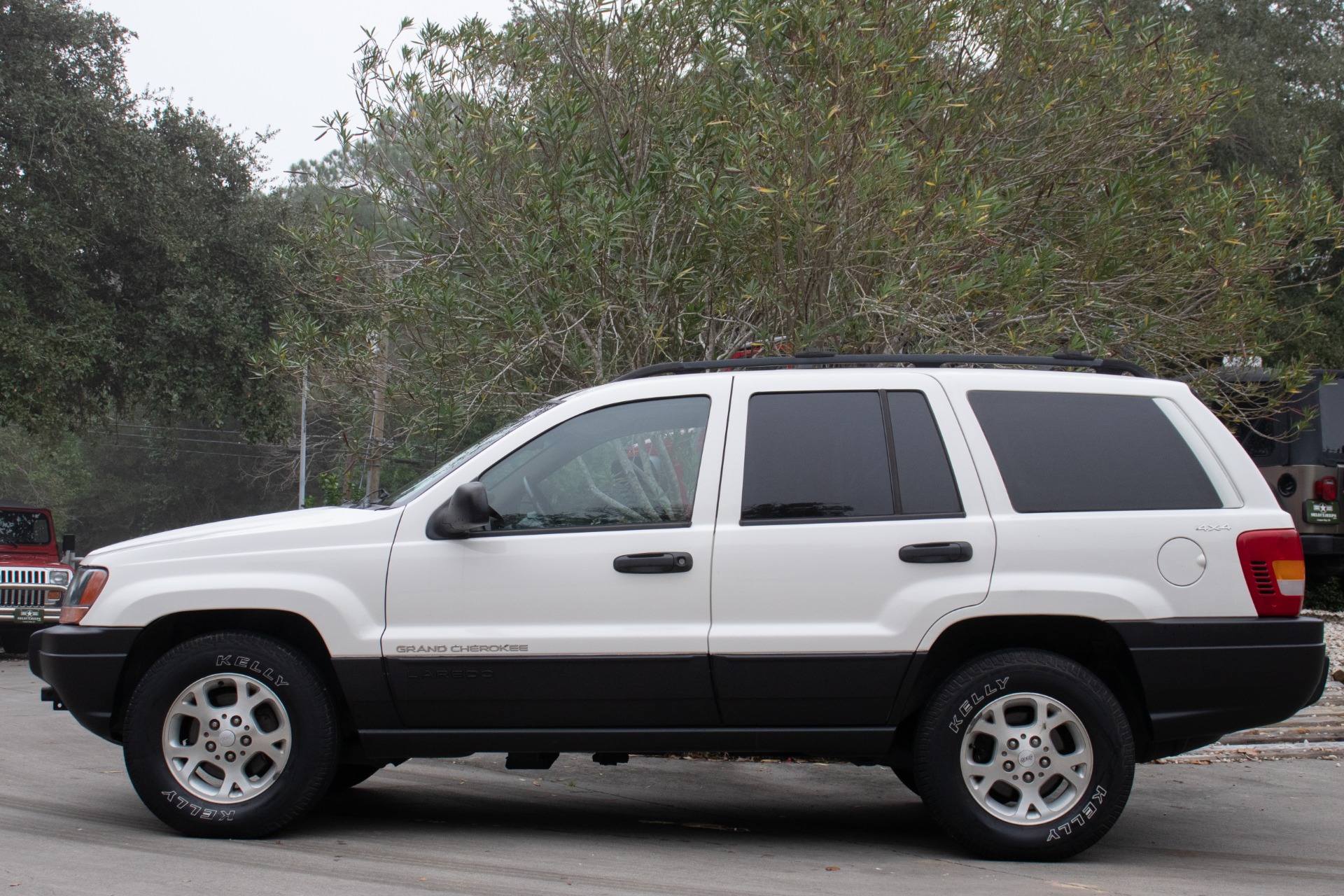Used-2000-Jeep-Grand-Cherokee-Laredo