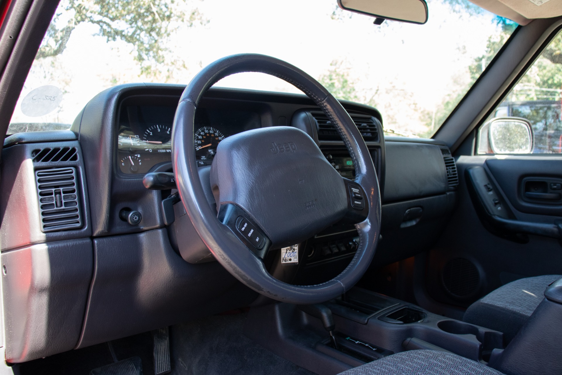 Used-2001-Jeep-Cherokee-Sport