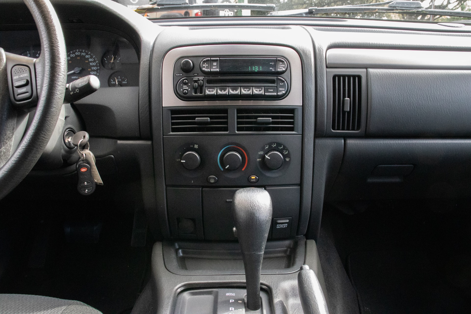 Used-2002-Jeep-Grand-Cherokee-Laredo