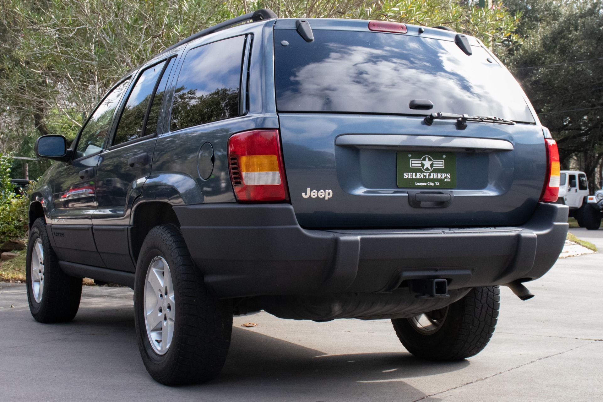 Used-2002-Jeep-Grand-Cherokee-Laredo