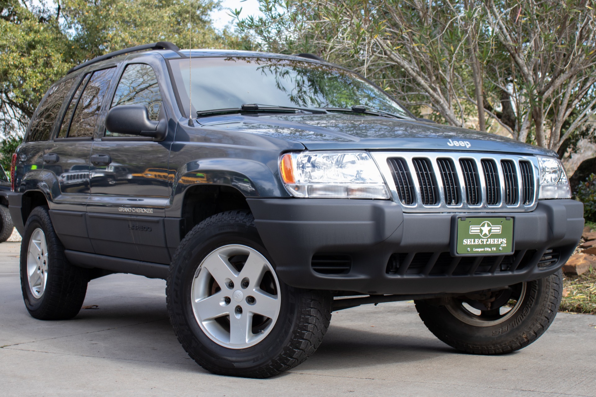 Used-2002-Jeep-Grand-Cherokee-Laredo