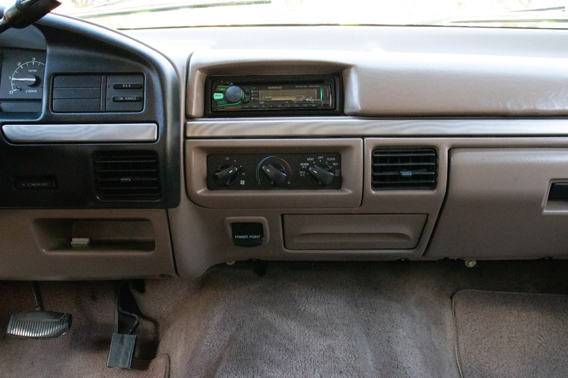 Used-1994-Ford-Bronco-XLT