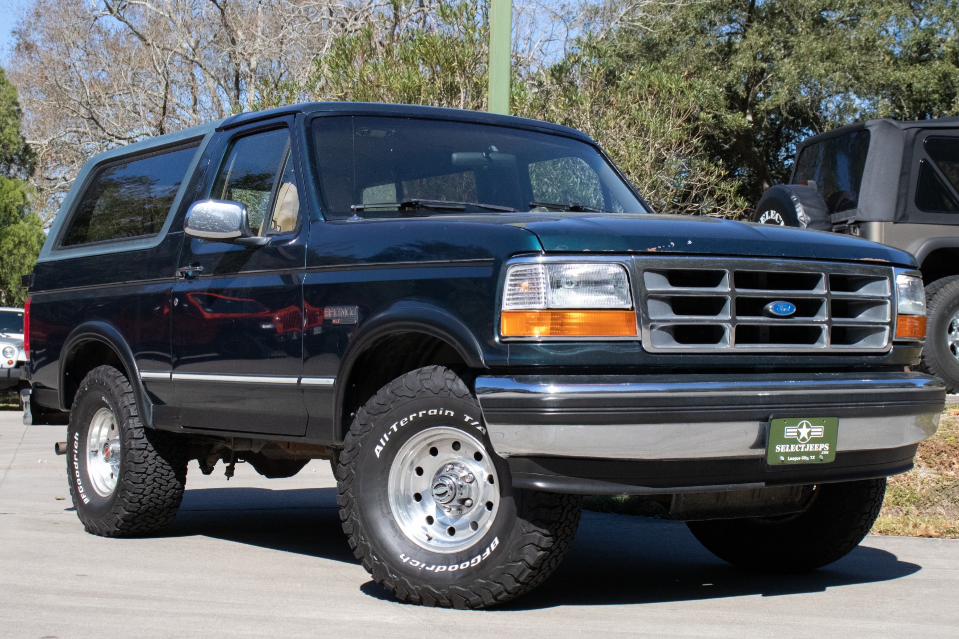 Used-1994-Ford-Bronco-XLT