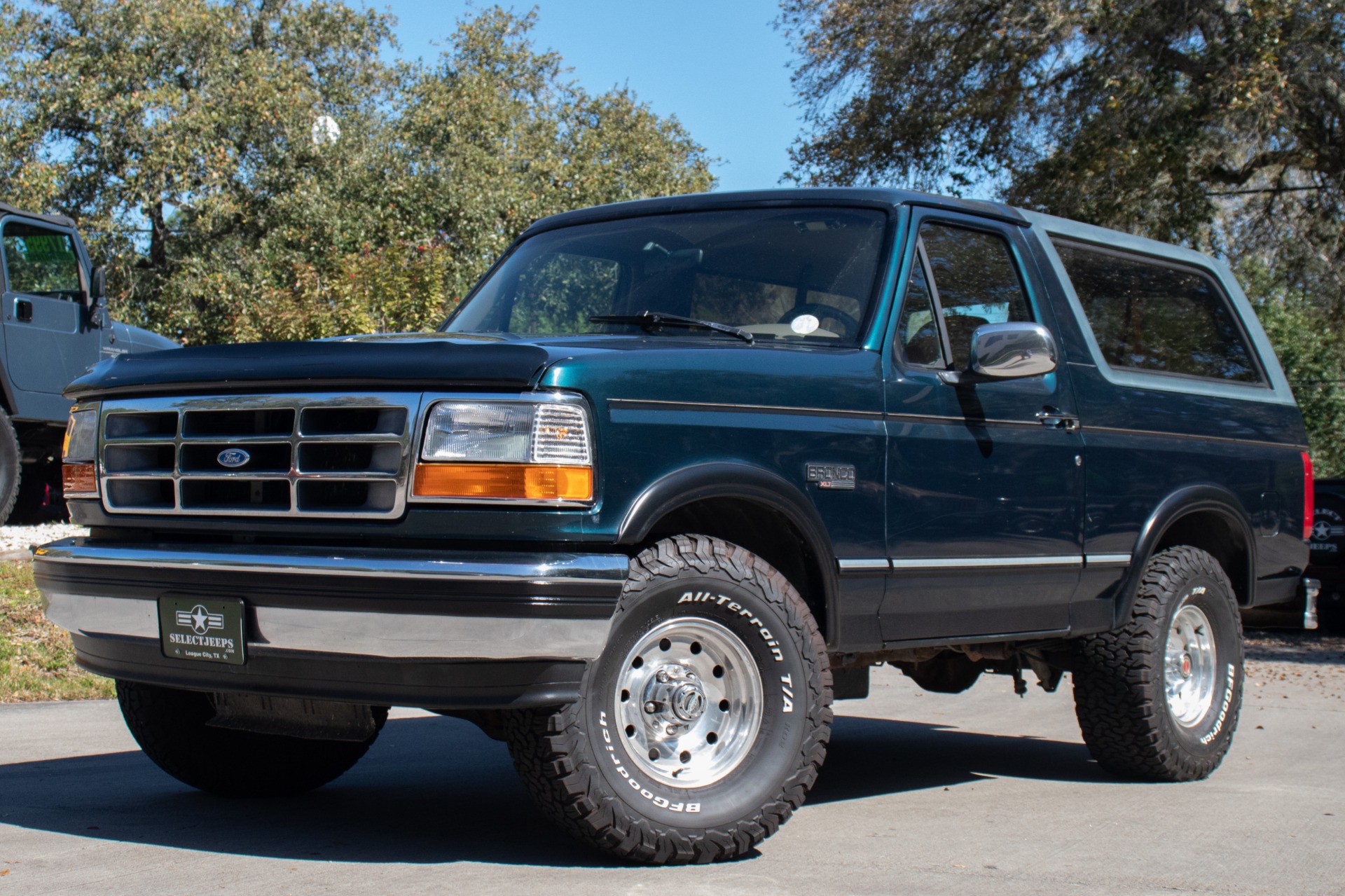 Used-1994-Ford-Bronco-XLT