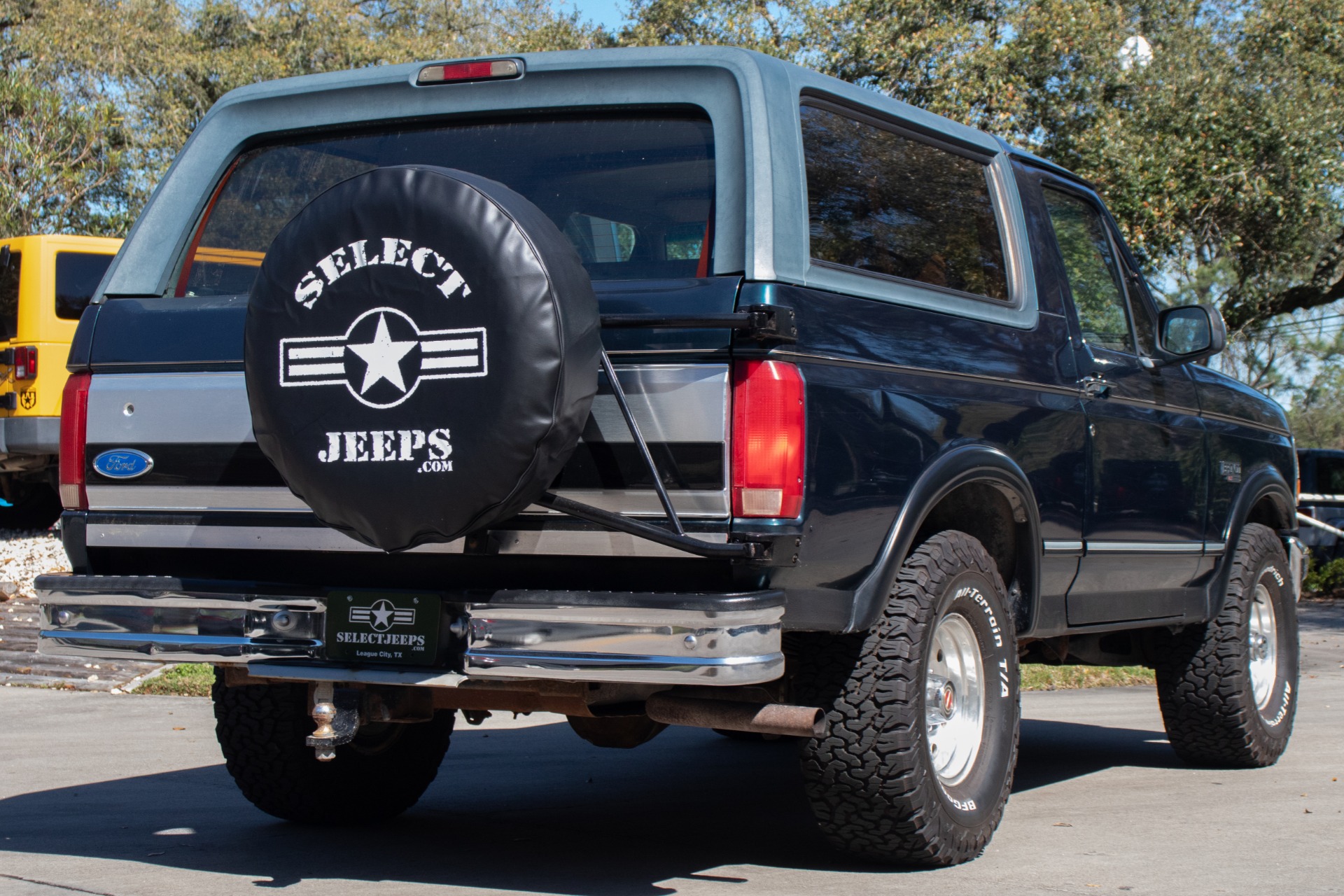 Used-1994-Ford-Bronco-XLT