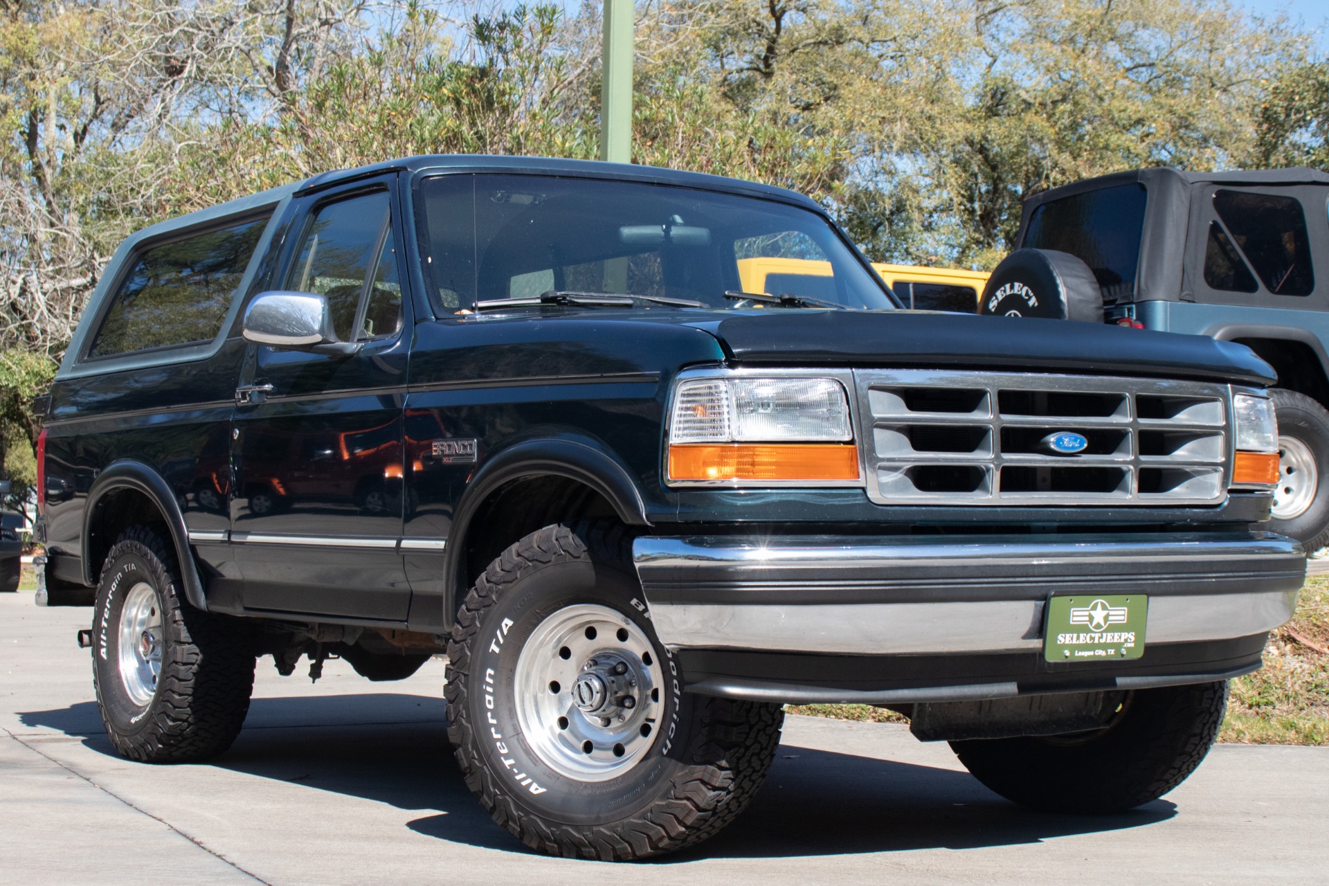 Used-1994-Ford-Bronco-XLT