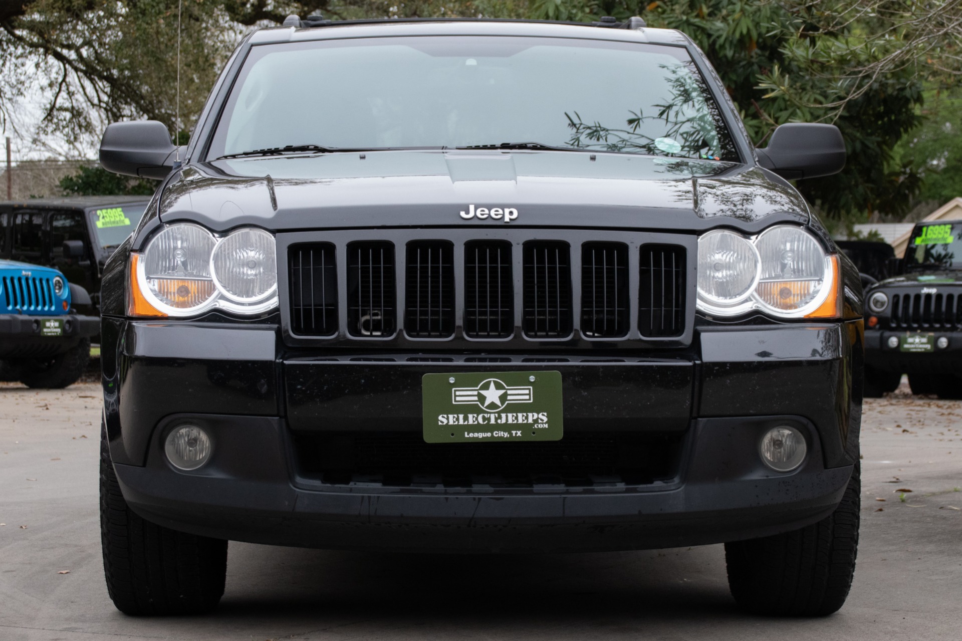 Used-2010-Jeep-Grand-Cherokee-Laredo
