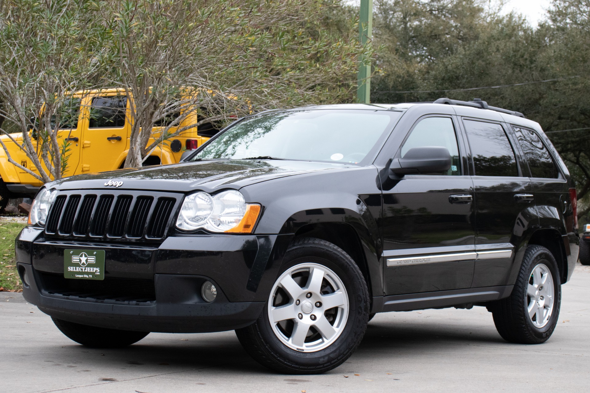 Used-2010-Jeep-Grand-Cherokee-Laredo