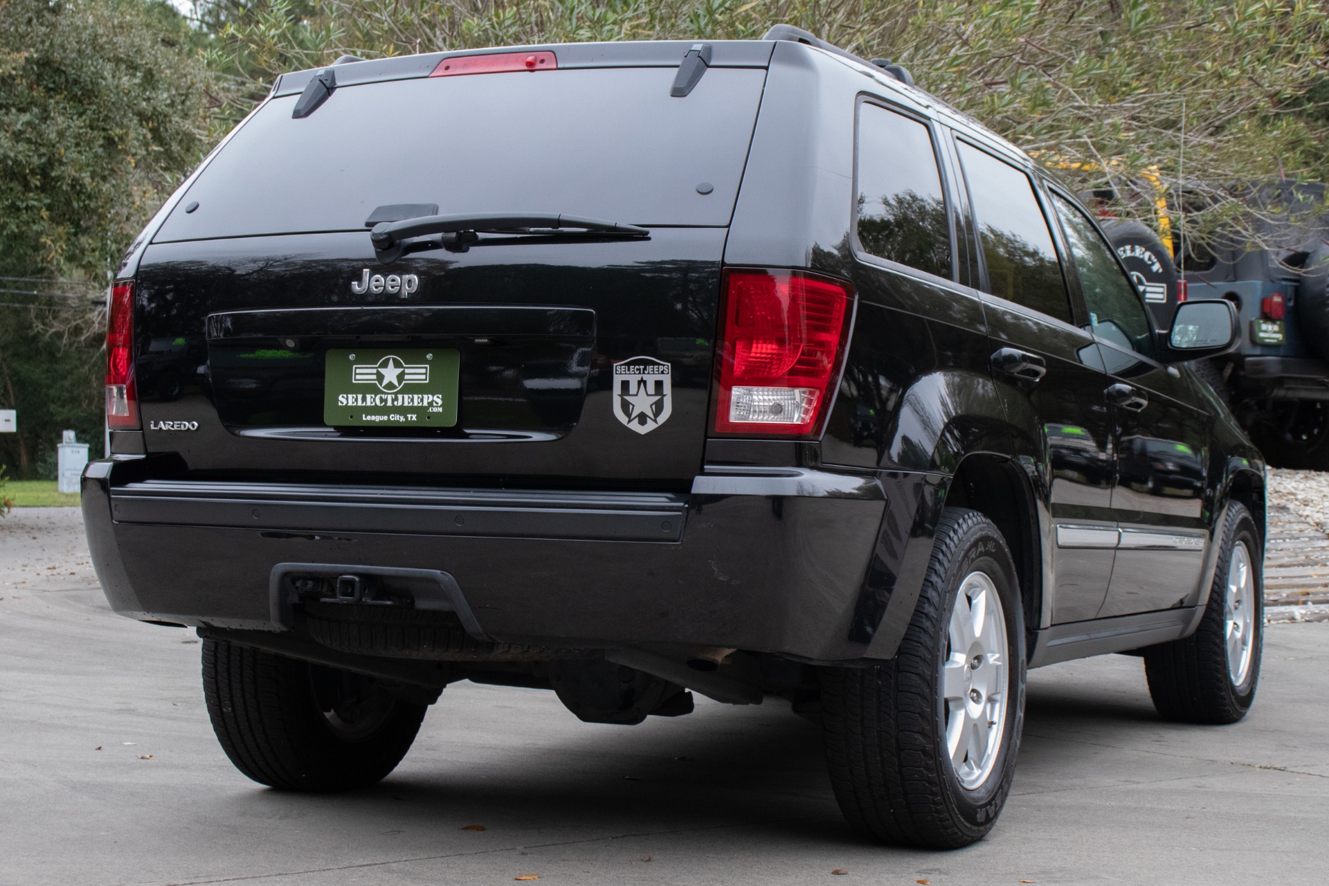 Used-2010-Jeep-Grand-Cherokee-Laredo