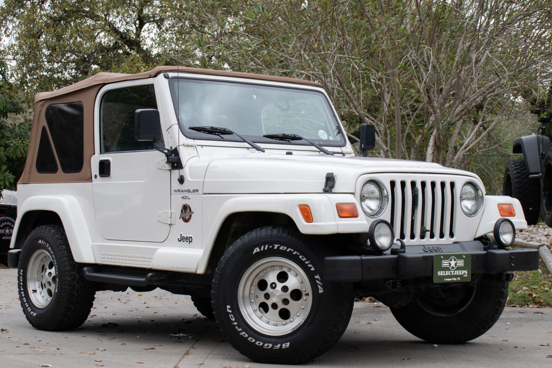 Used-1999-Jeep-Wrangler-Sahara