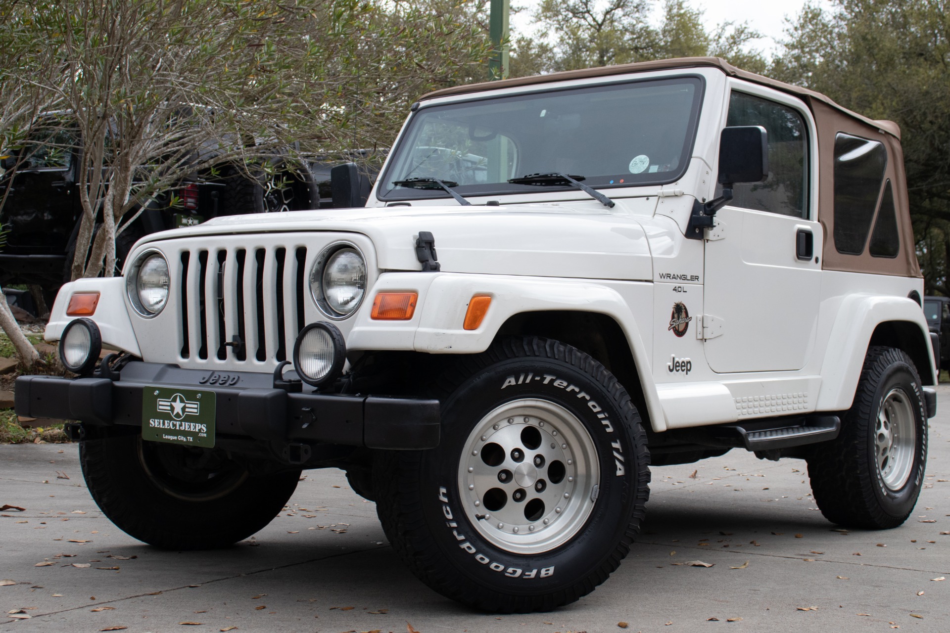 Used-1999-Jeep-Wrangler-Sahara