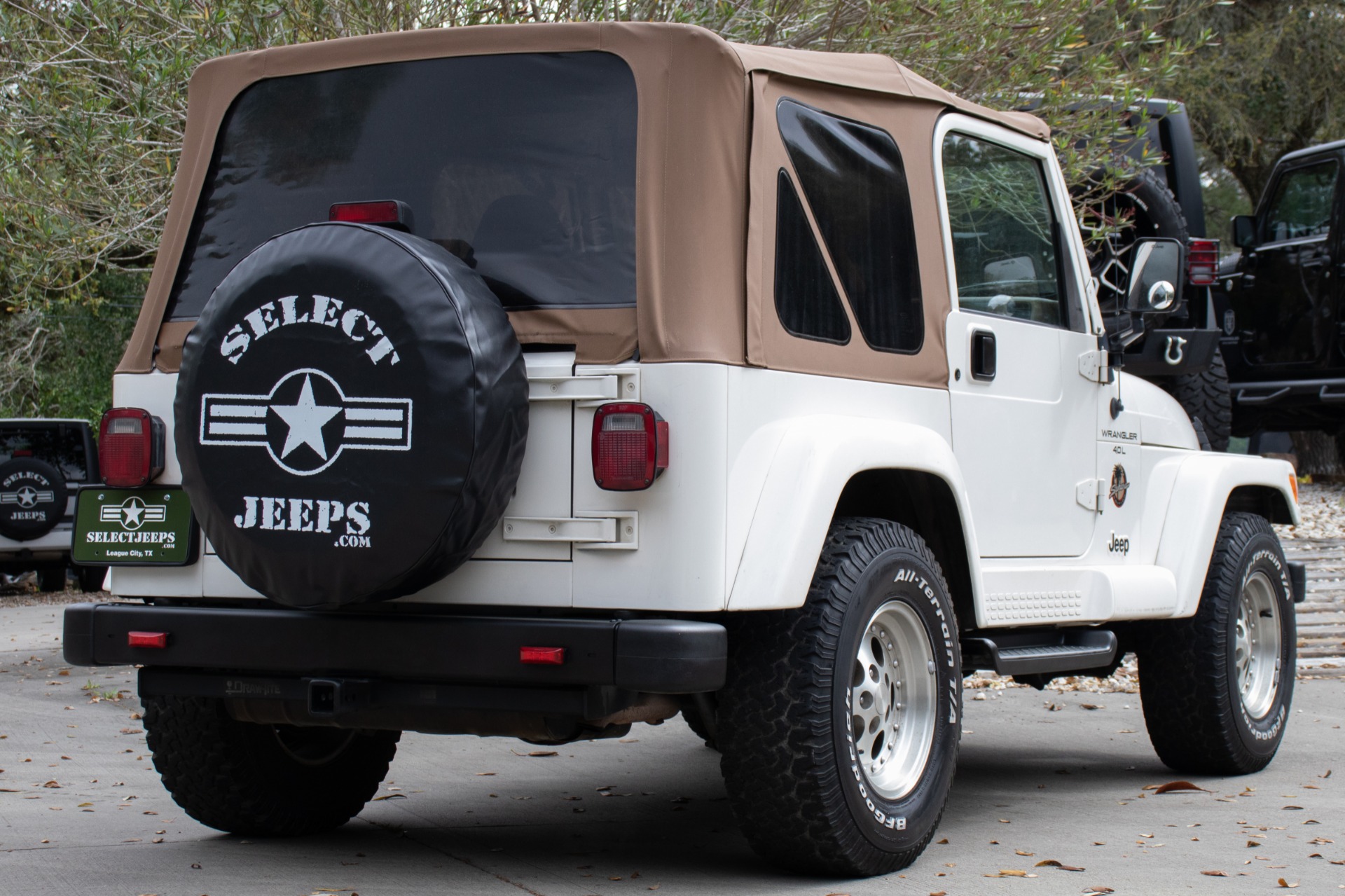 Used-1999-Jeep-Wrangler-Sahara