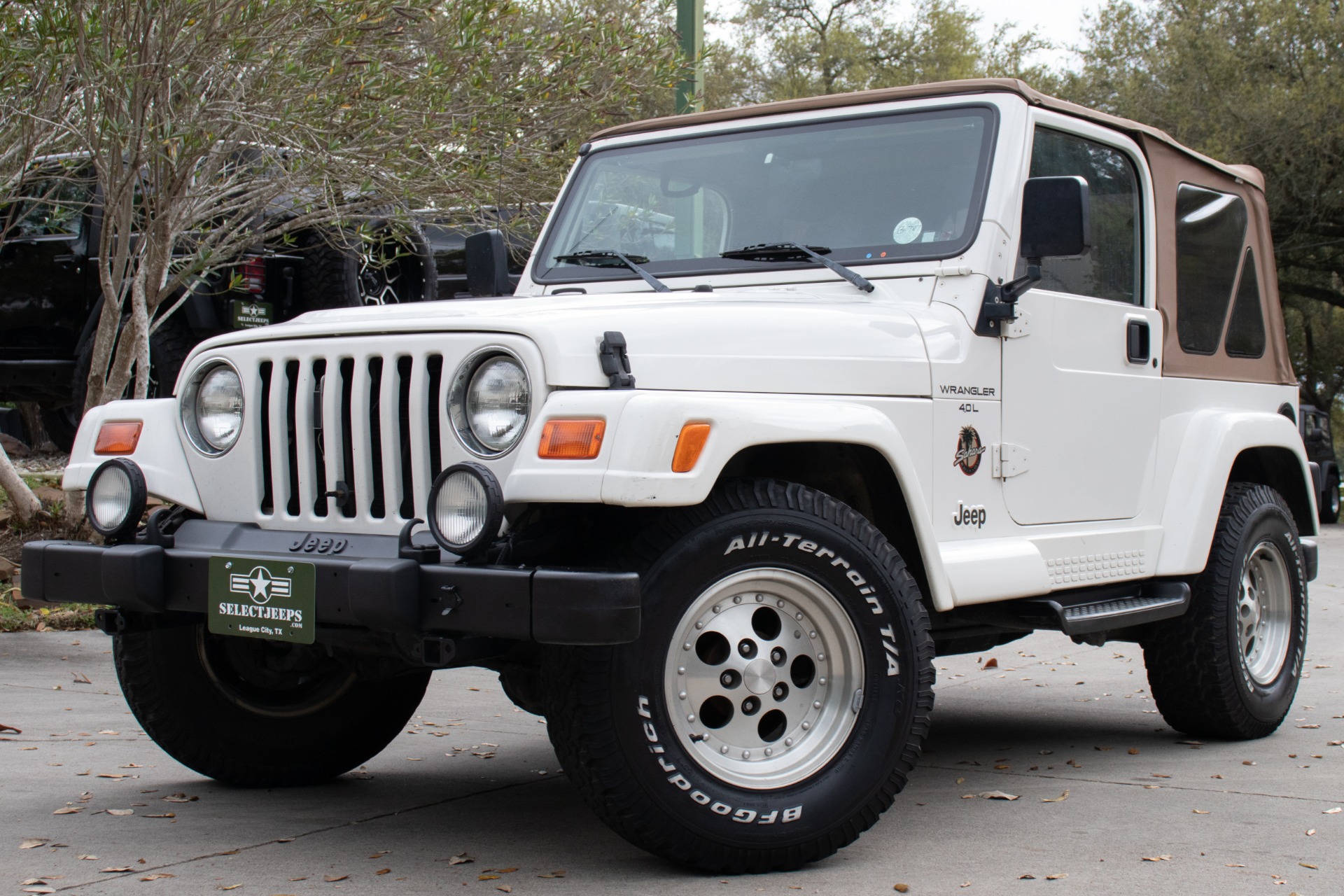 Used-1999-Jeep-Wrangler-Sahara