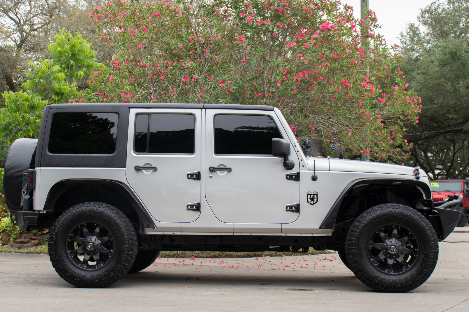 Used-2011-Jeep-Wrangler-Unlimited-Sahara