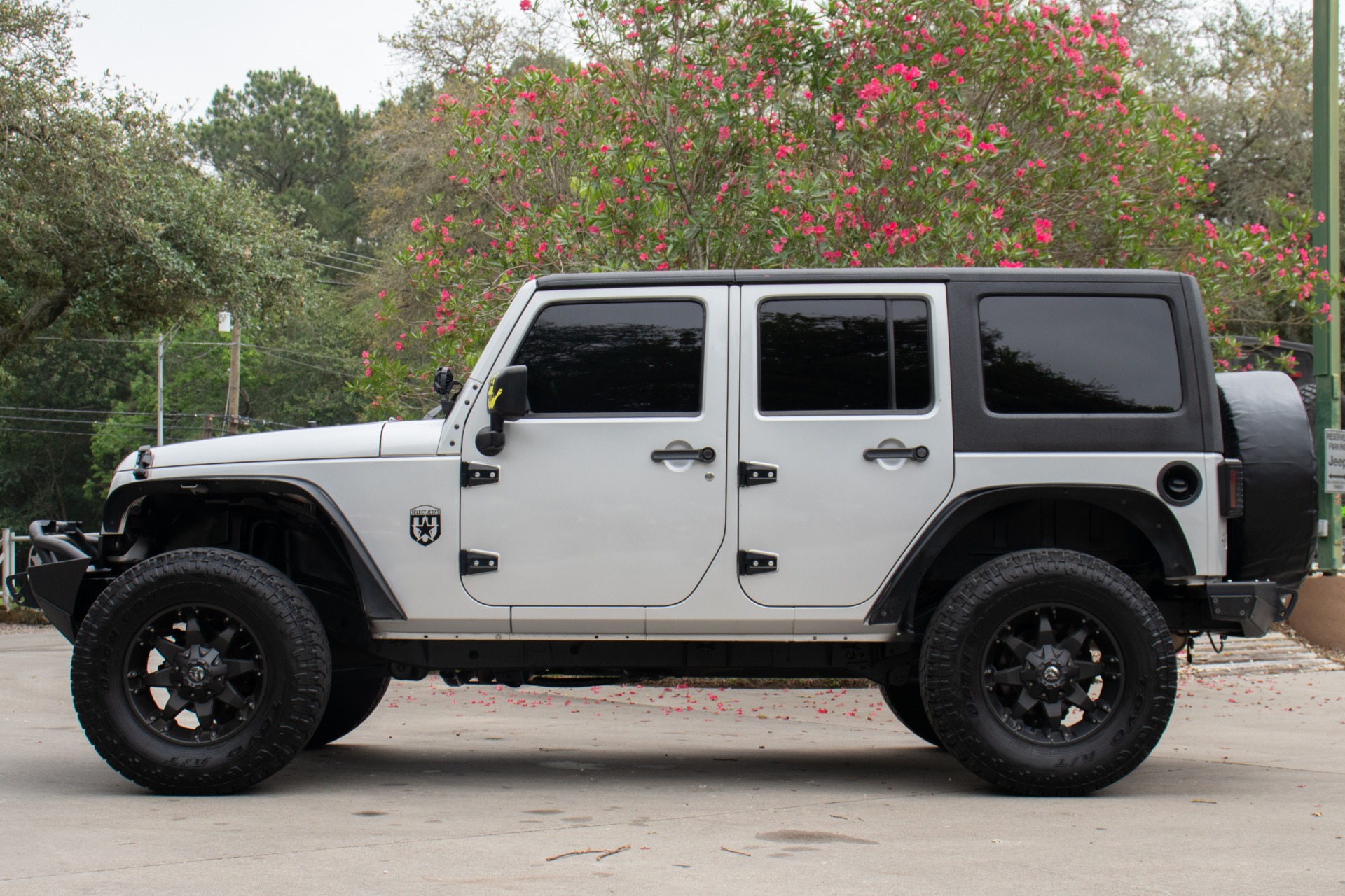 Used-2011-Jeep-Wrangler-Unlimited-Sahara