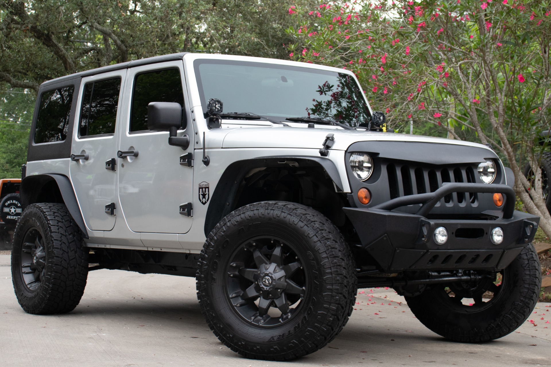 Used-2011-Jeep-Wrangler-Unlimited-Sahara