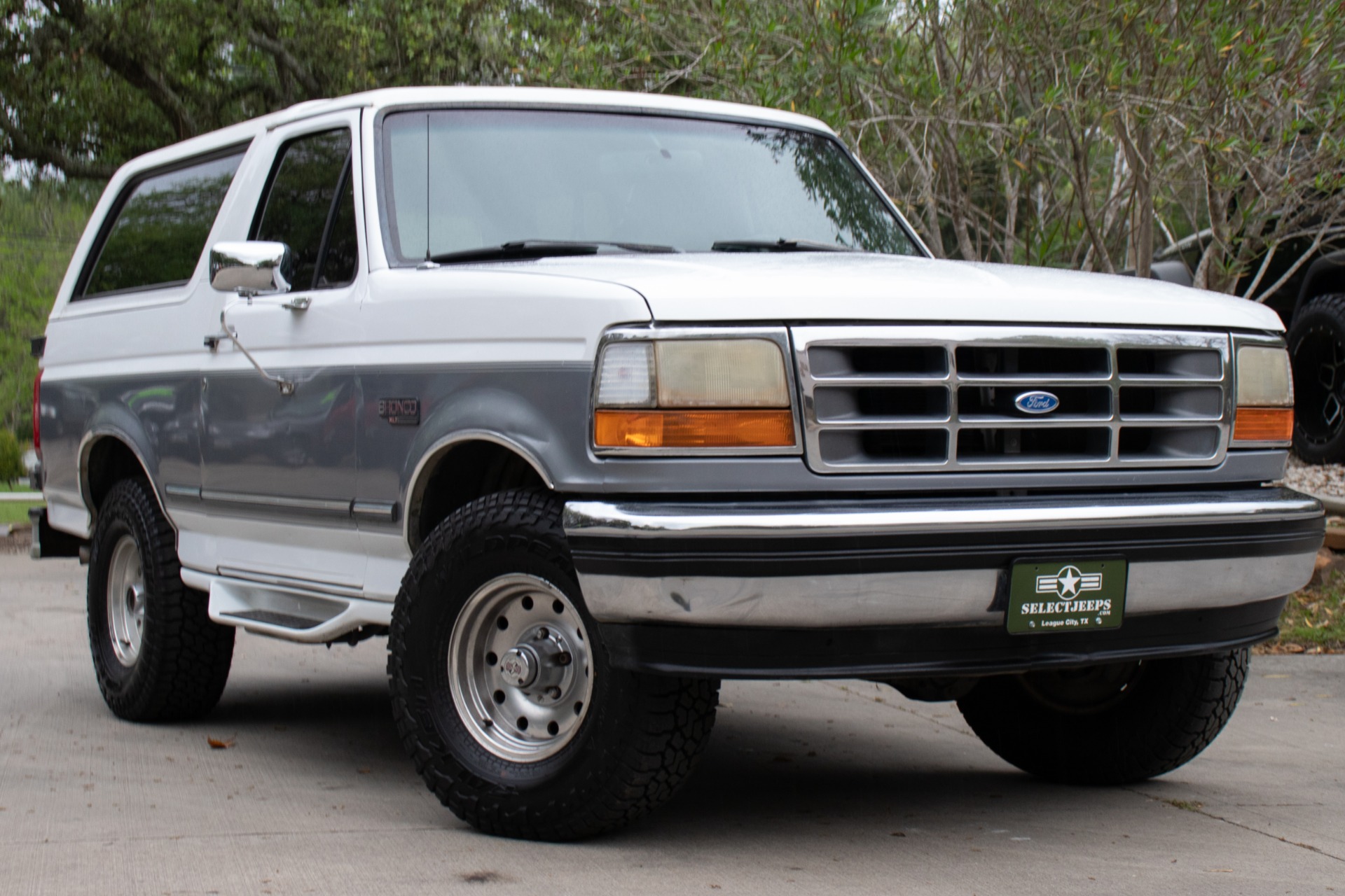 Used-1995-Ford-Bronco-XLT