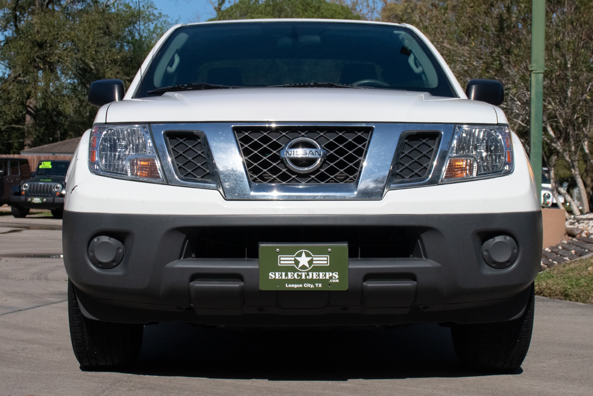 Used-2016-Nissan-Frontier-S