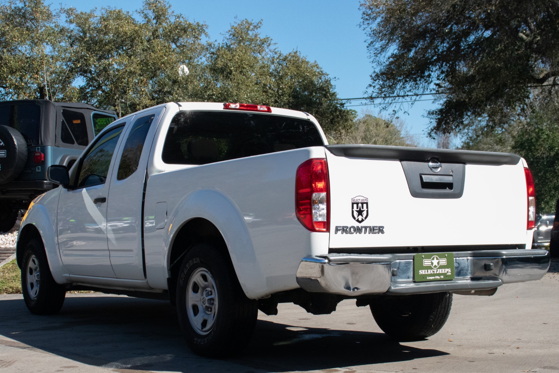 Used-2016-Nissan-Frontier-S