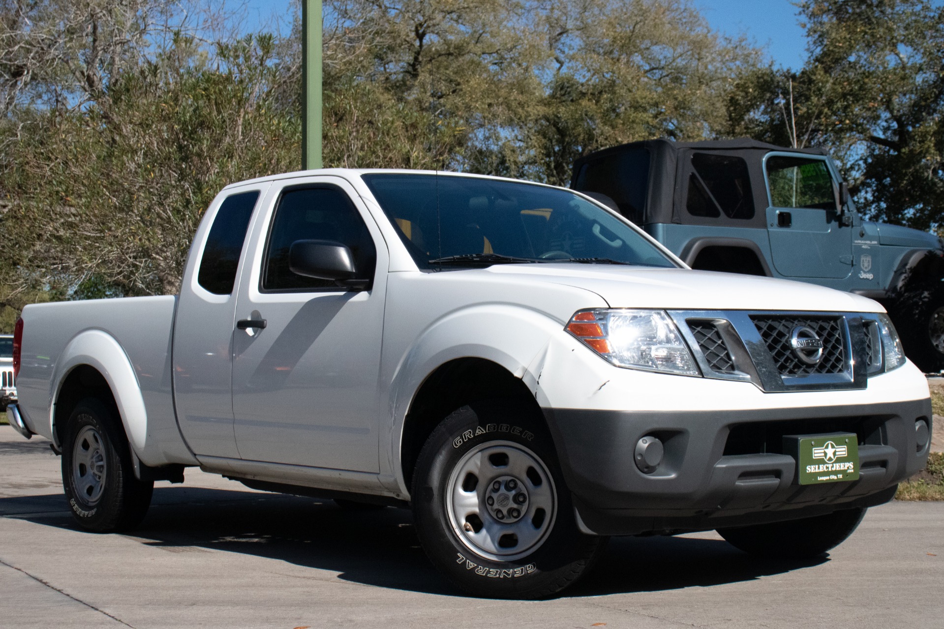 Used-2016-Nissan-Frontier-S For Sale | Select Jeeps Inc. Used-2016-Nissan-Frontier-S