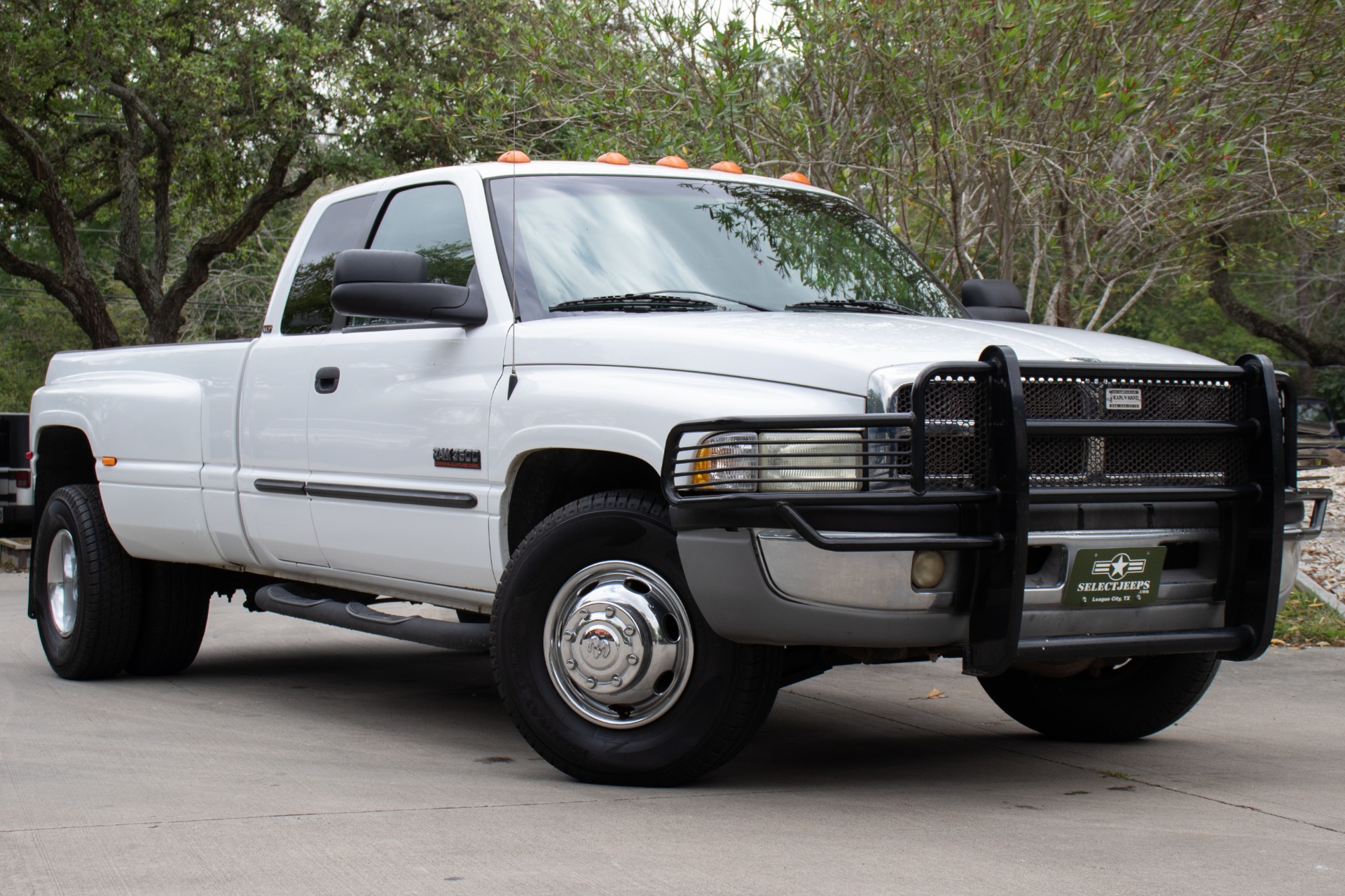 Used-2001-Dodge-Ram-Pickup-3500-DRW-SLT