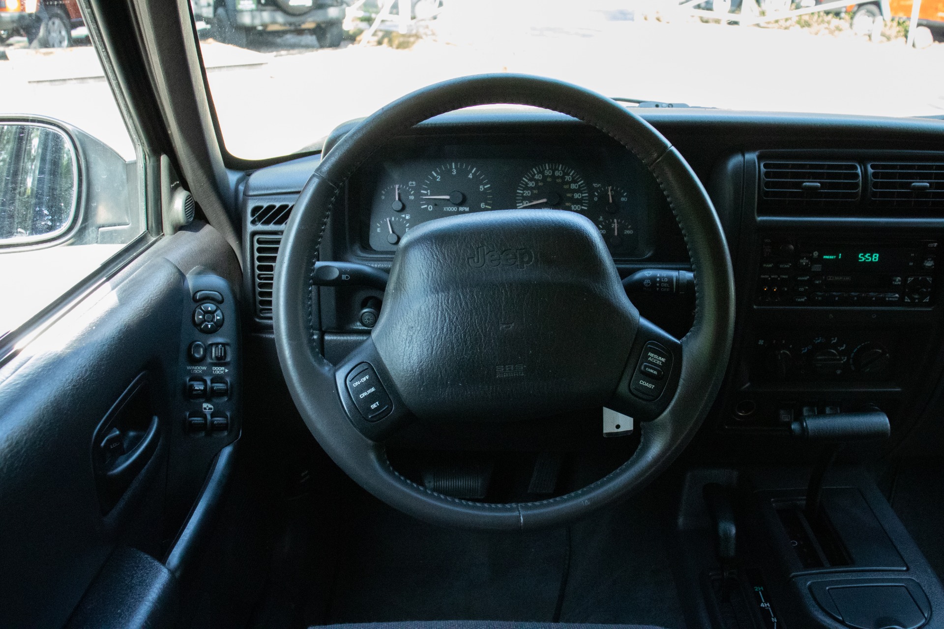 Used-2000-Jeep-Cherokee-Classic