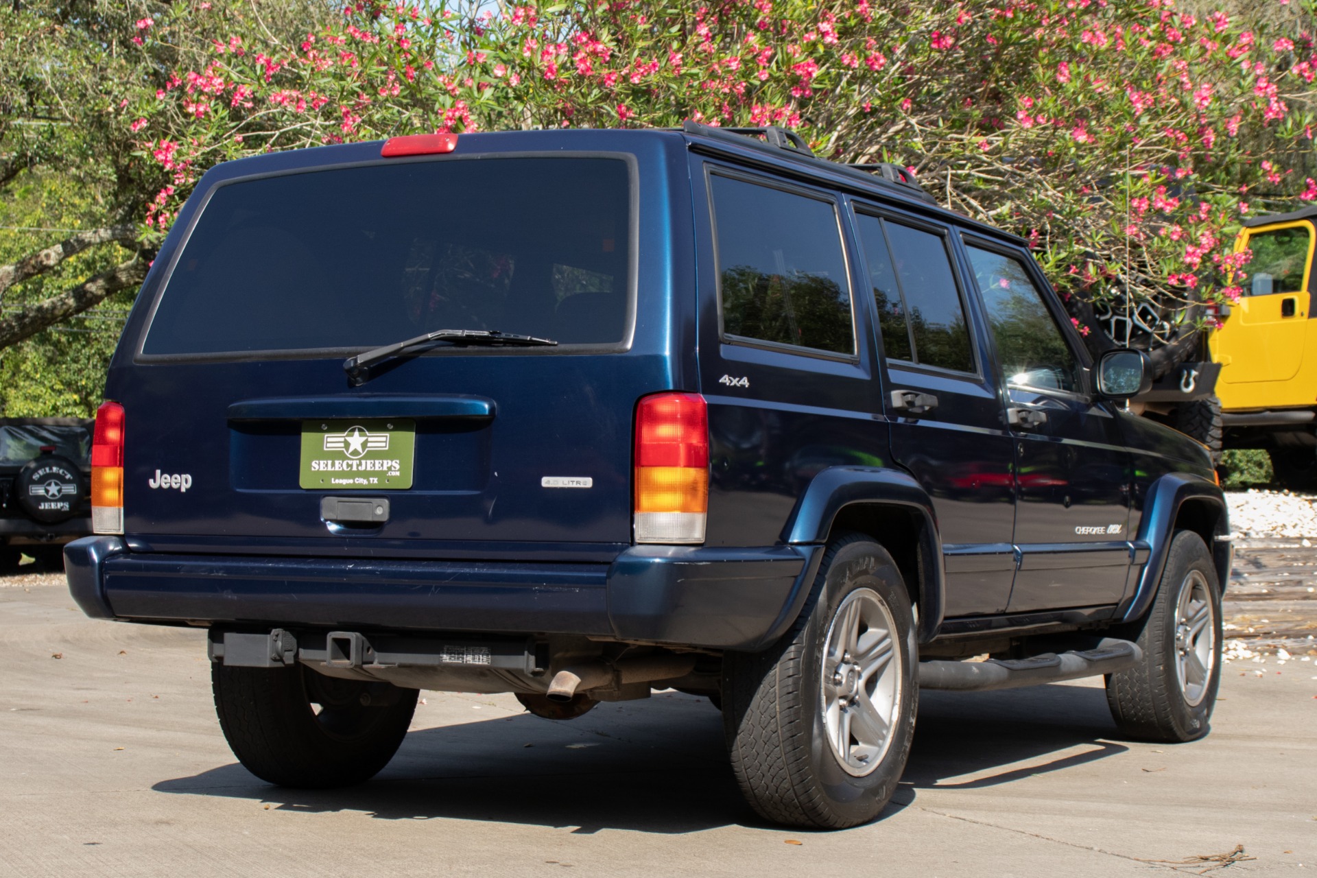 Used-2000-Jeep-Cherokee-Classic