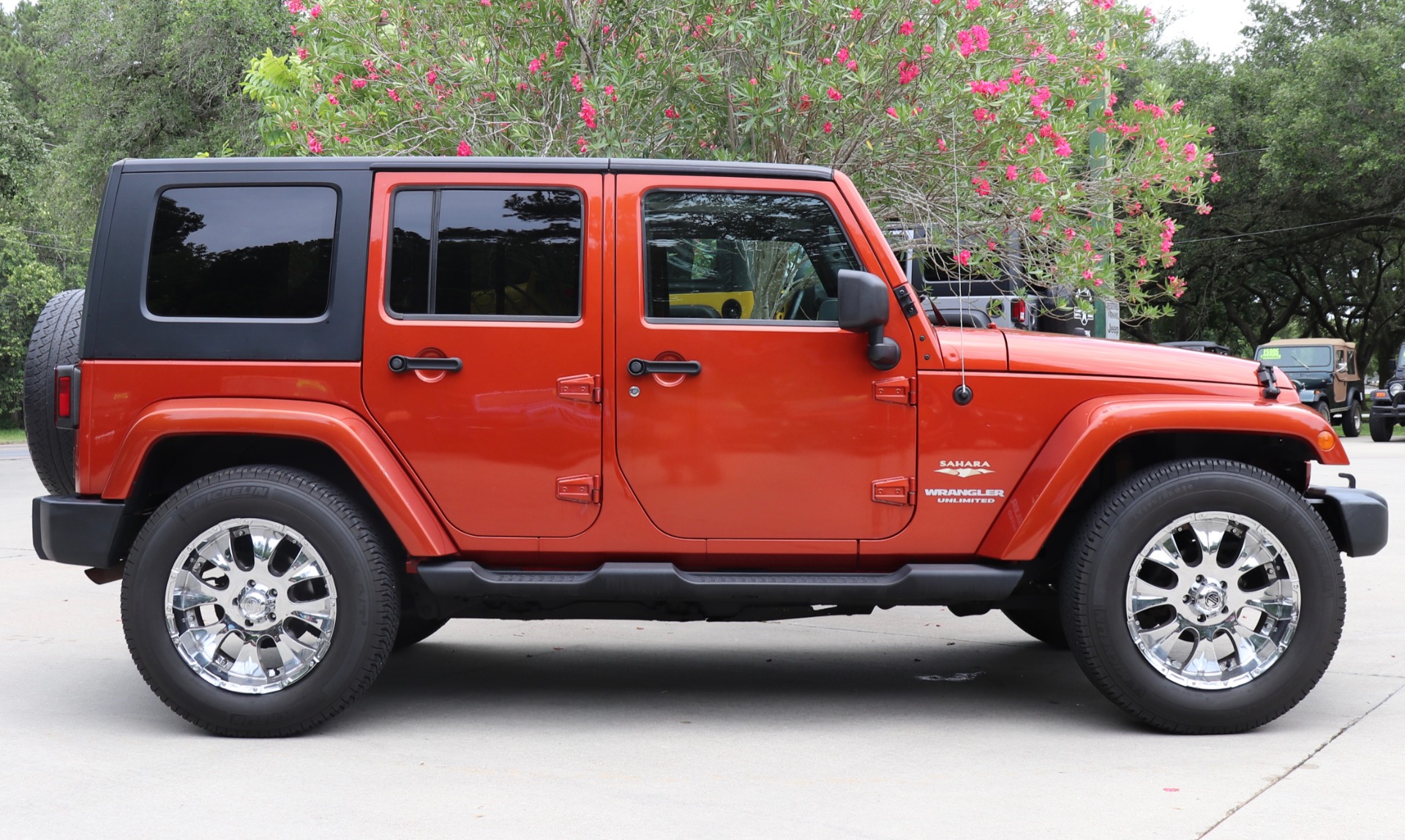 Used-2009-Jeep-Wrangler-Unlimited-Sahara