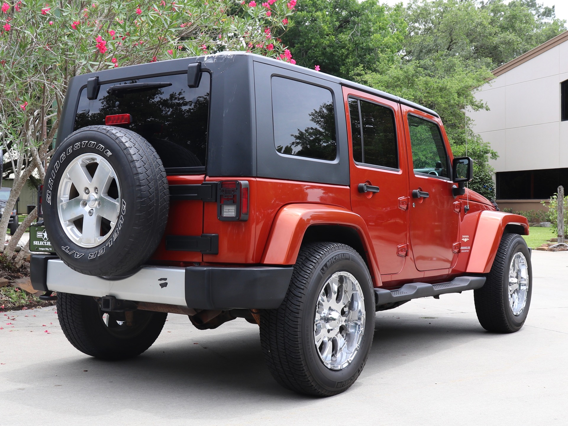 Used-2009-Jeep-Wrangler-Unlimited-Sahara