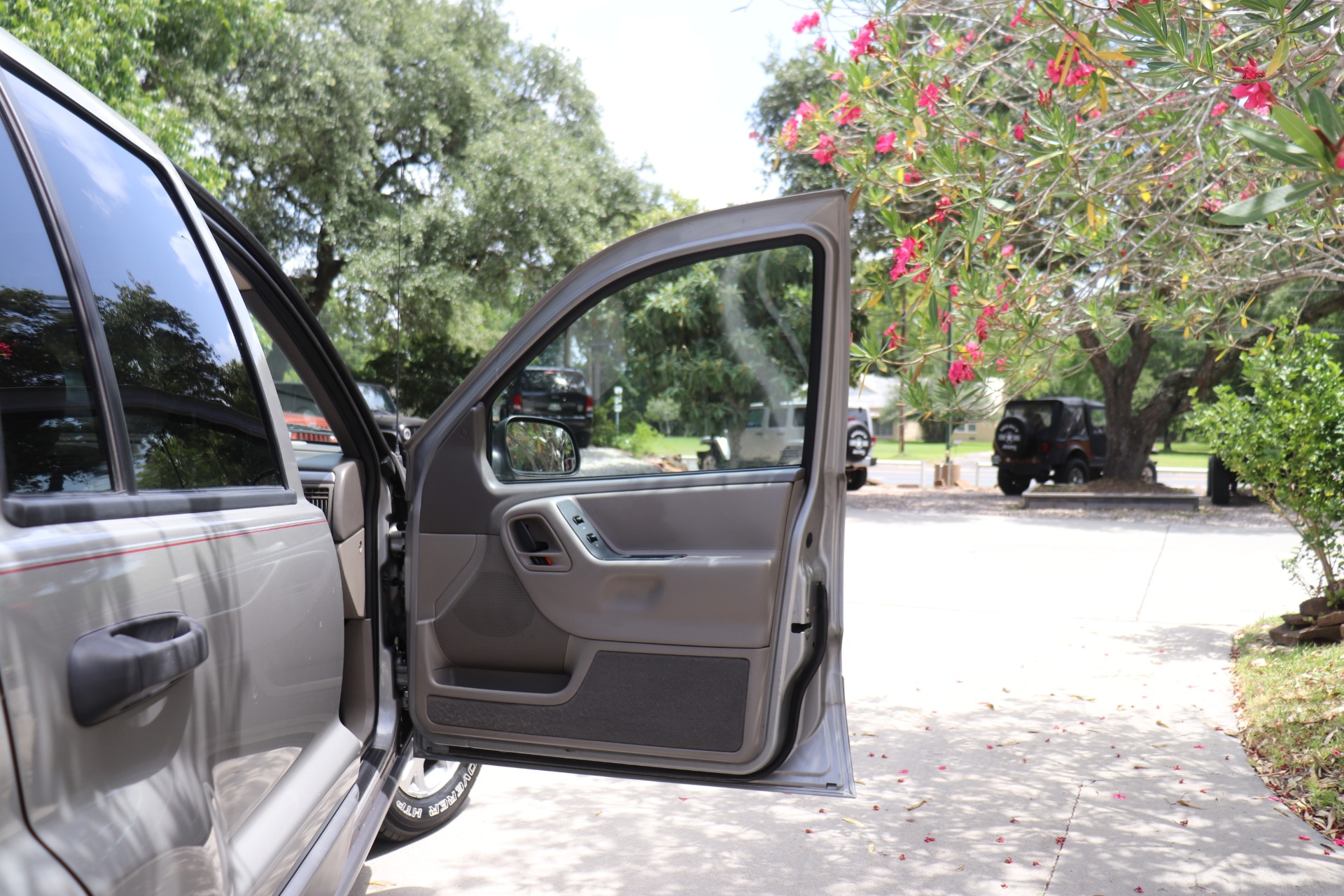 Used-2001-Jeep-Grand-Cherokee-Laredo