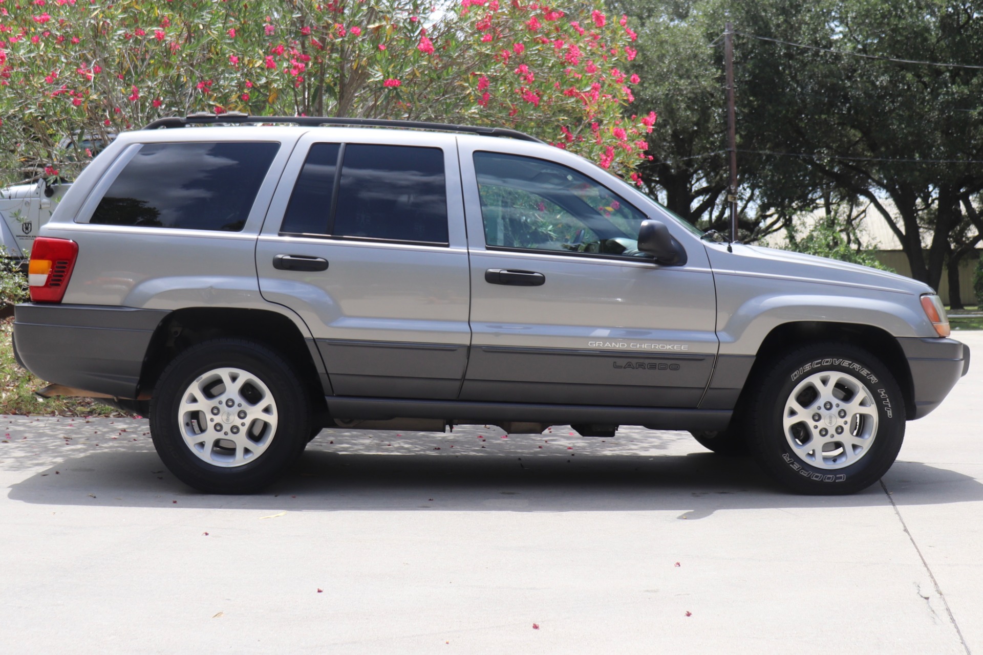 Used-2001-Jeep-Grand-Cherokee-Laredo