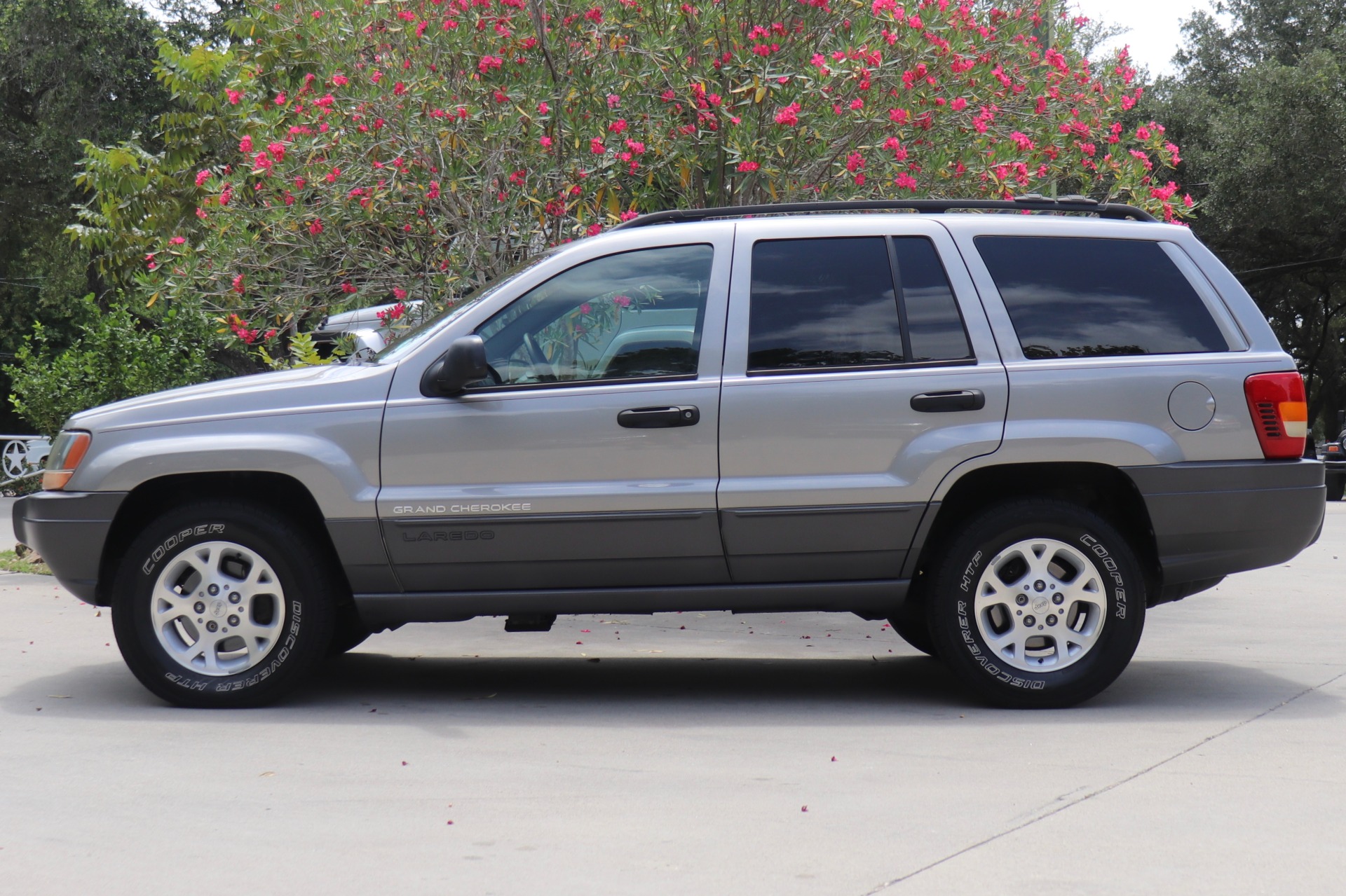 Used-2001-Jeep-Grand-Cherokee-Laredo