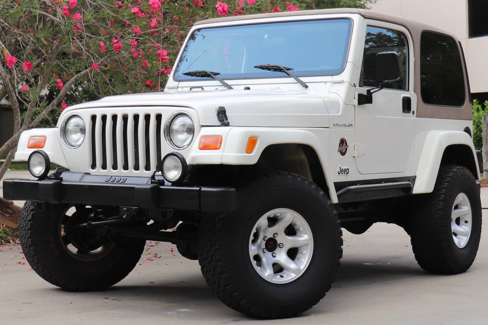 Used-2002-Jeep-Wrangler-Sahara