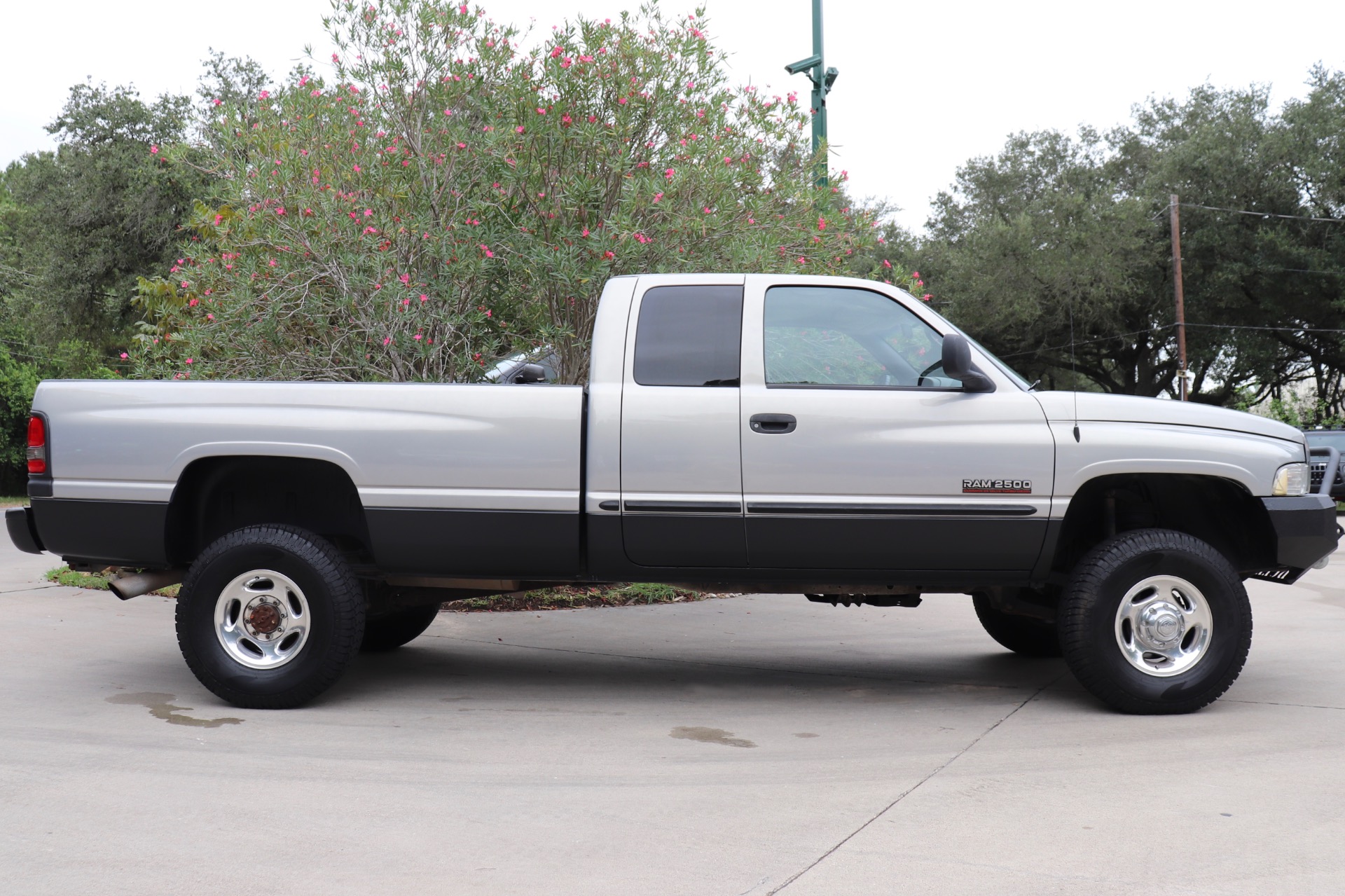 Used-2001-Dodge-Ram-Pickup-2500-ST