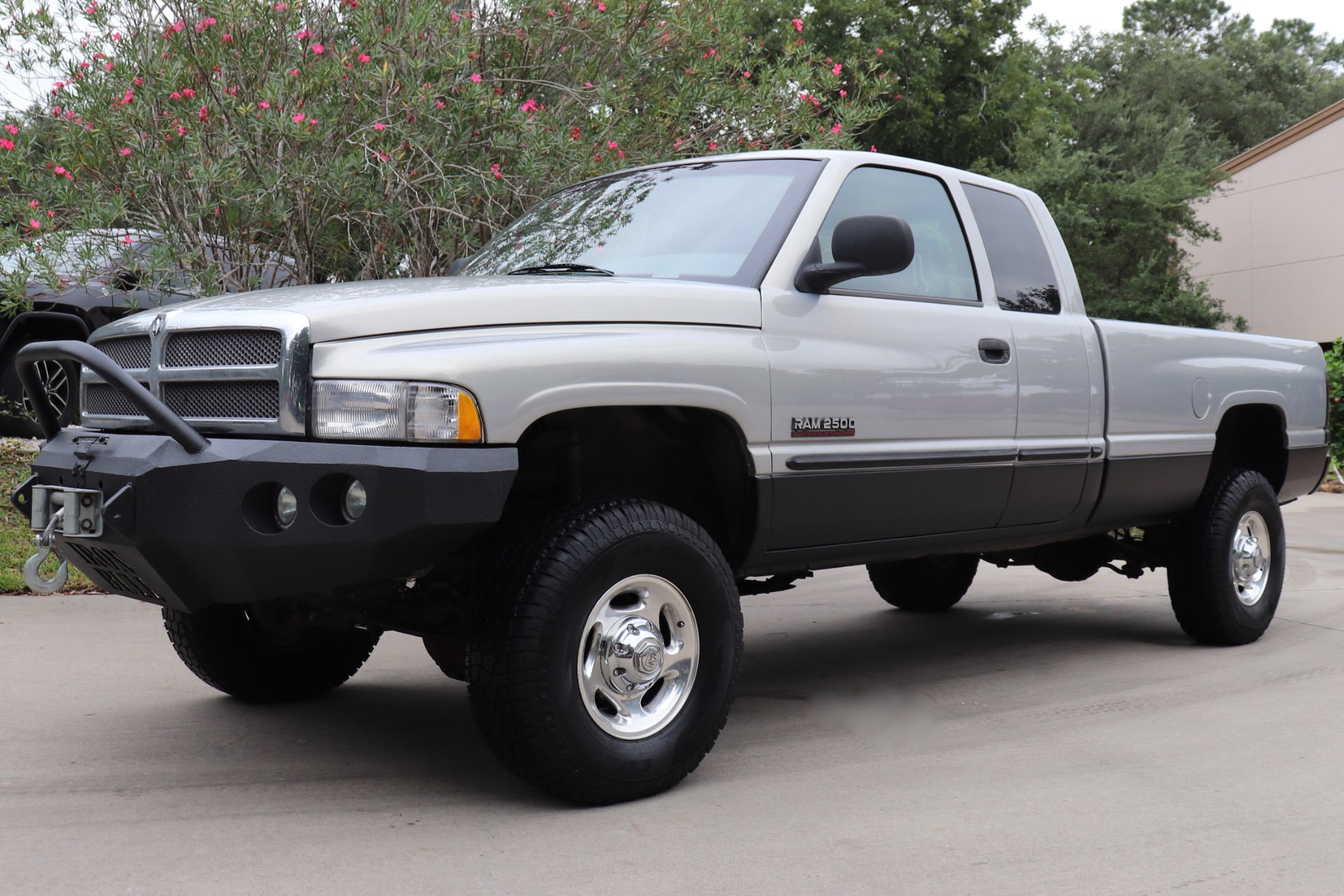 Used-2001-Dodge-Ram-Pickup-2500-ST