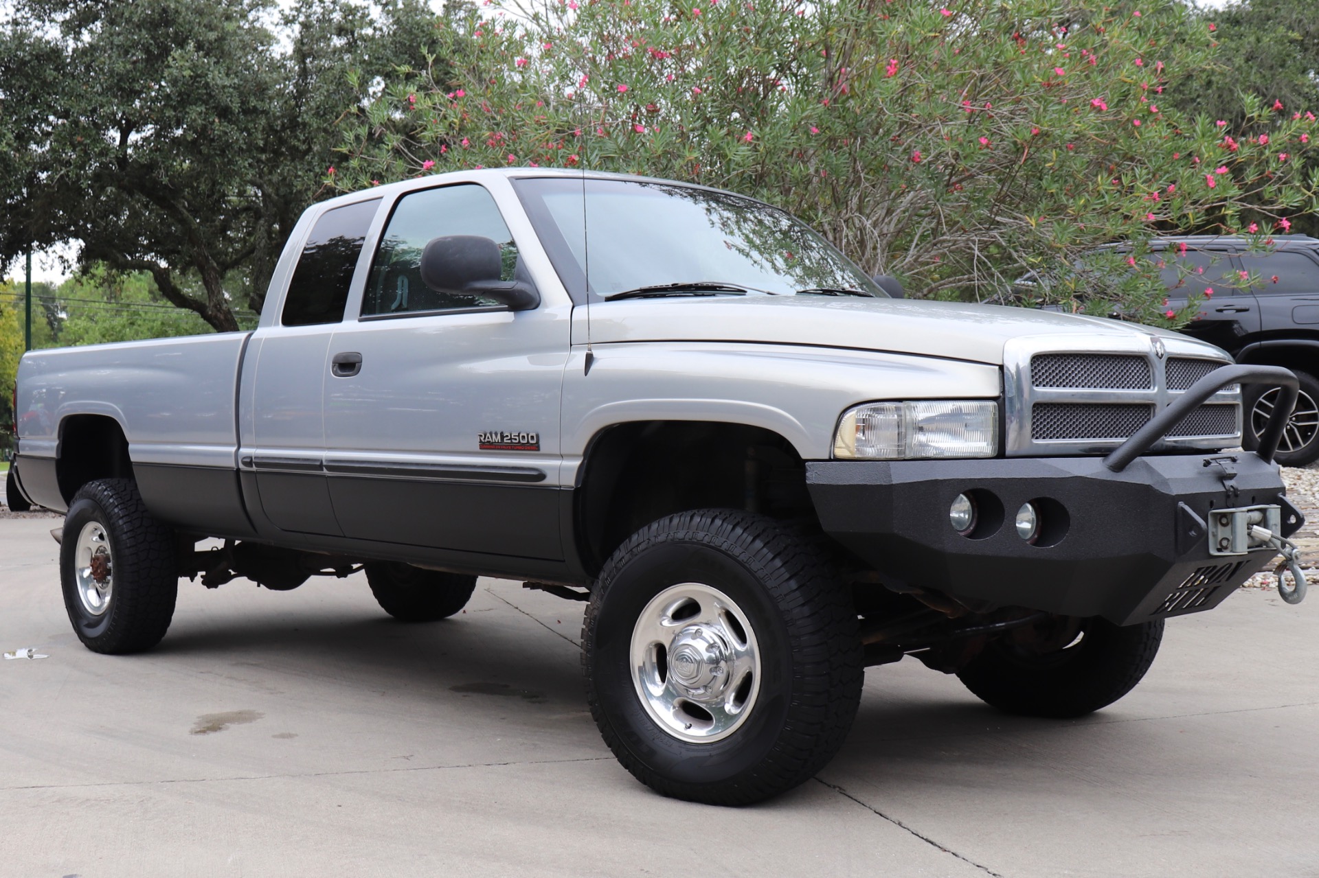 Used-2001-Dodge-Ram-Pickup-2500-ST