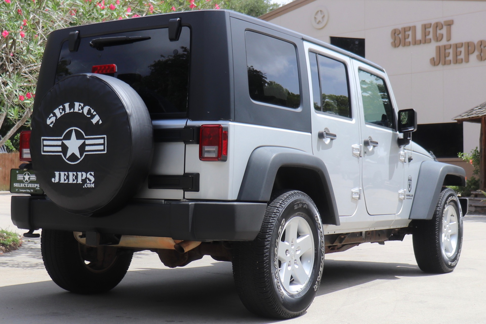 Used-2009-Jeep-Wrangler-Unlimited-X