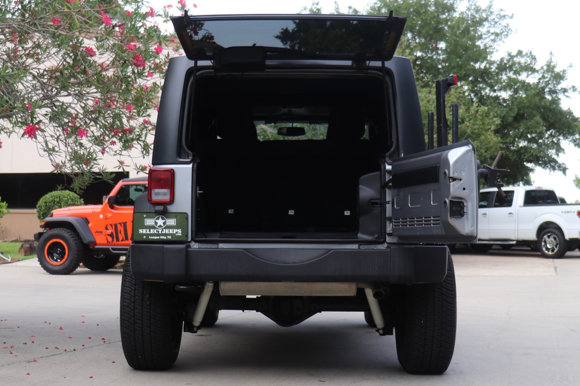 Used-2014-Jeep-Wrangler-Unlimited-Sport